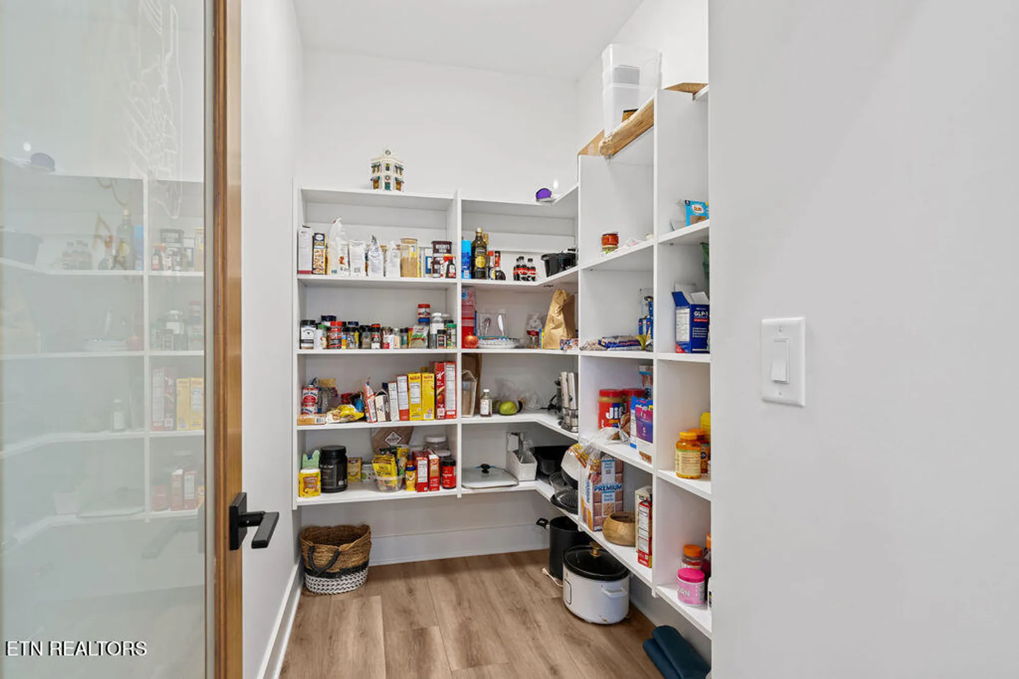Property Slideshow image 17 of 44 | 213 nuhya trce, Loudon, TN, 37774