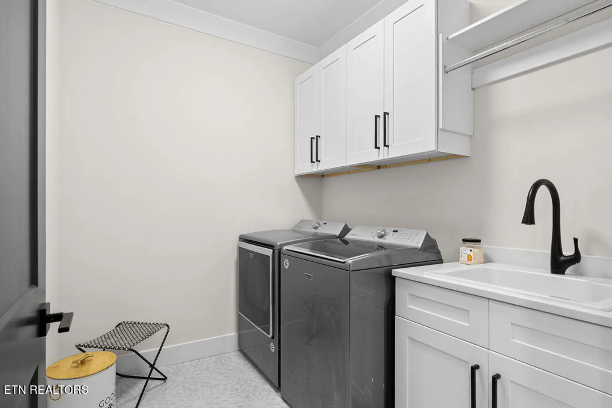 Property Slideshow image 15 of 44 | 213 nuhya trce, Loudon, TN, 37774