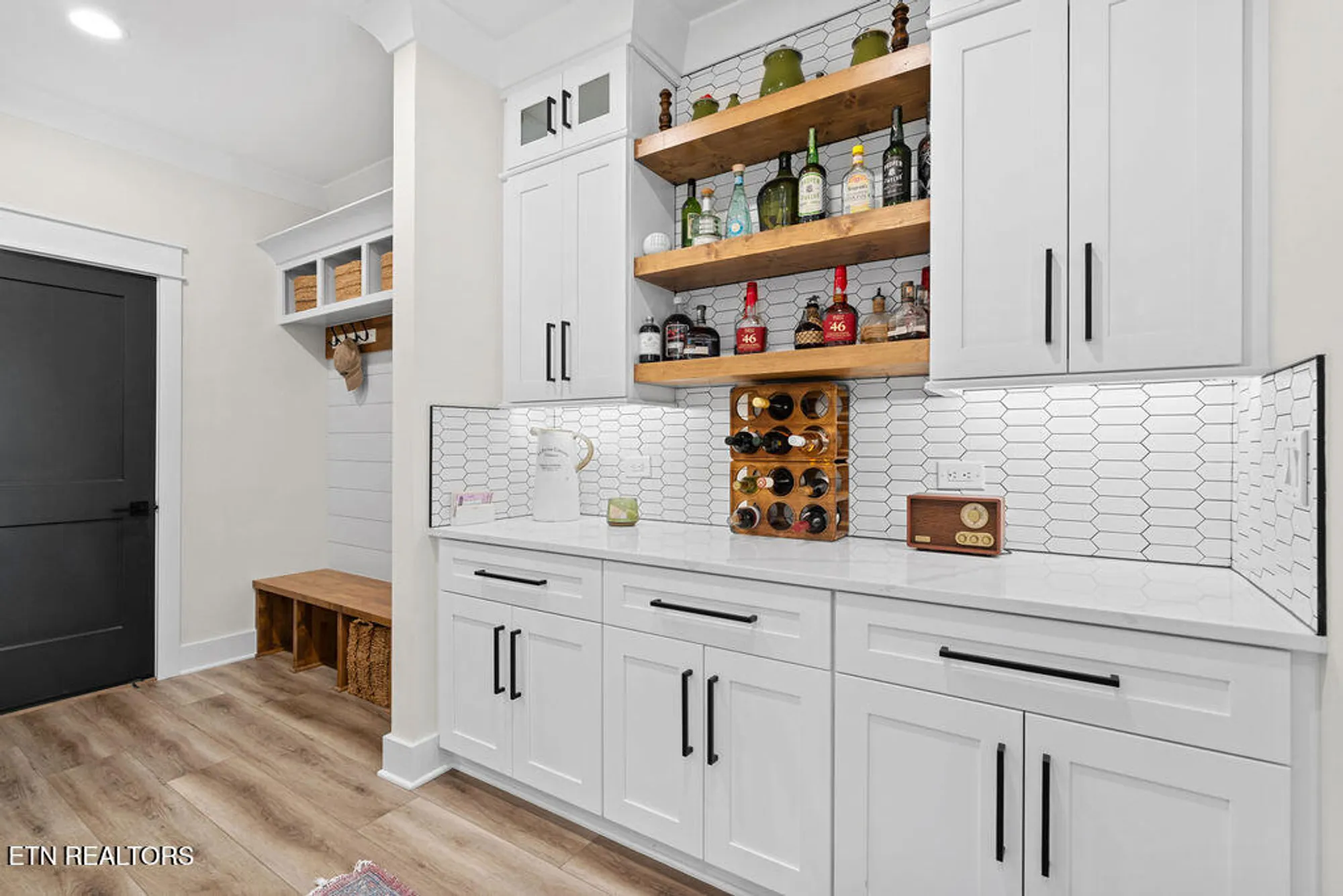 Property Slideshow image 14 of 44 | 213 nuhya trce, Loudon, TN, 37774