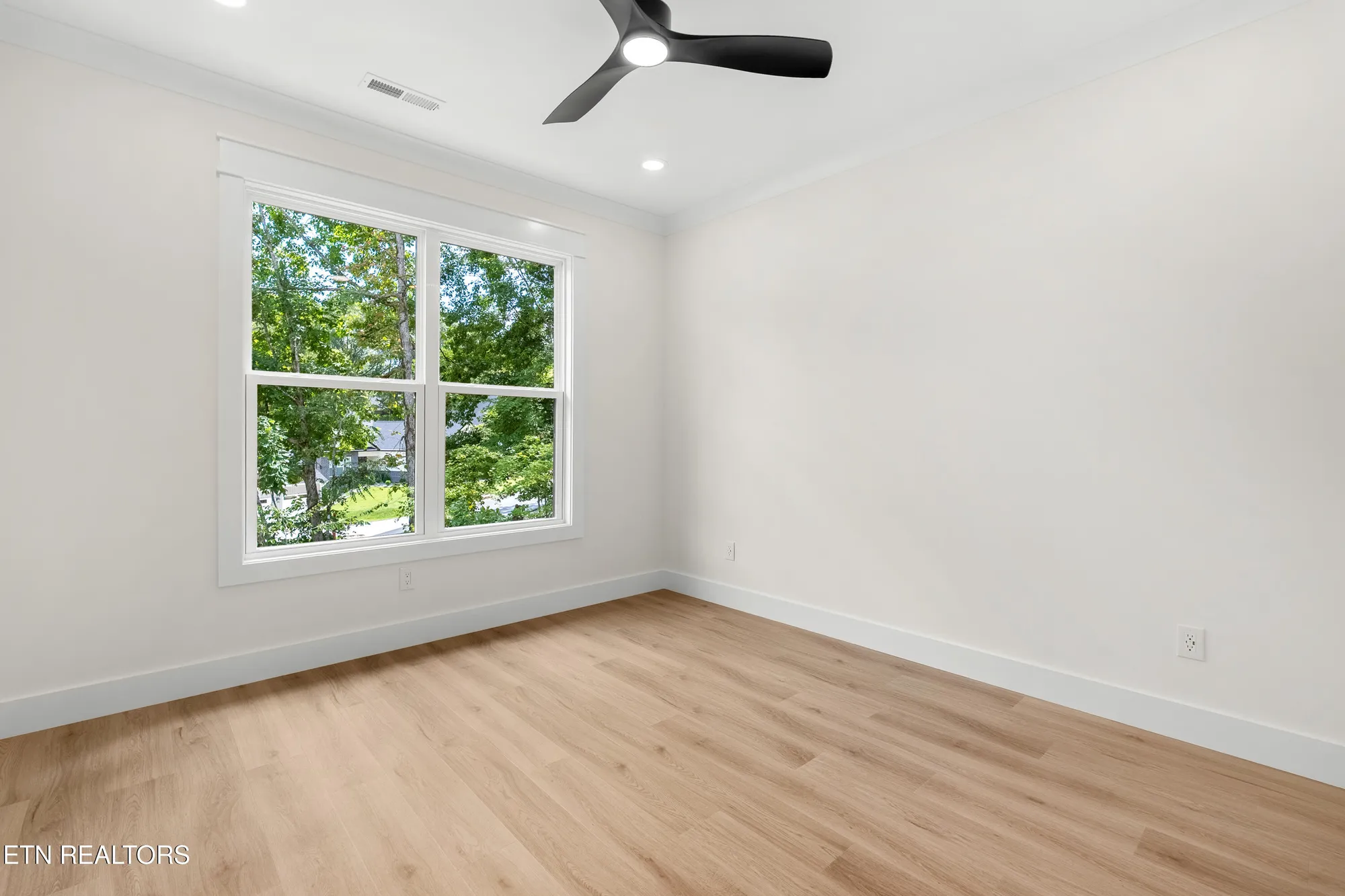 Property Slideshow image 33 of 46 | 118 nuhya way, Loudon, TN, 37774