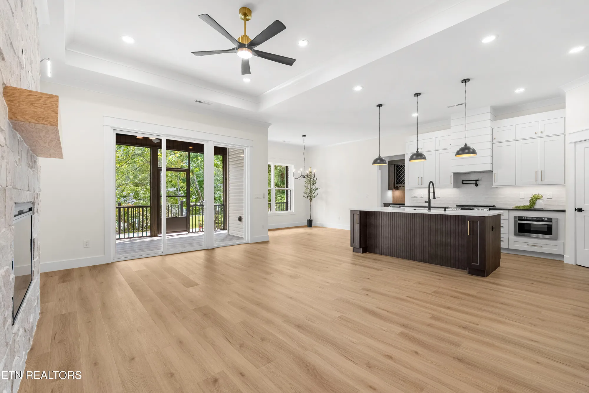 Property Slideshow image 9 of 46 | 118 nuhya way, Loudon, TN, 37774
