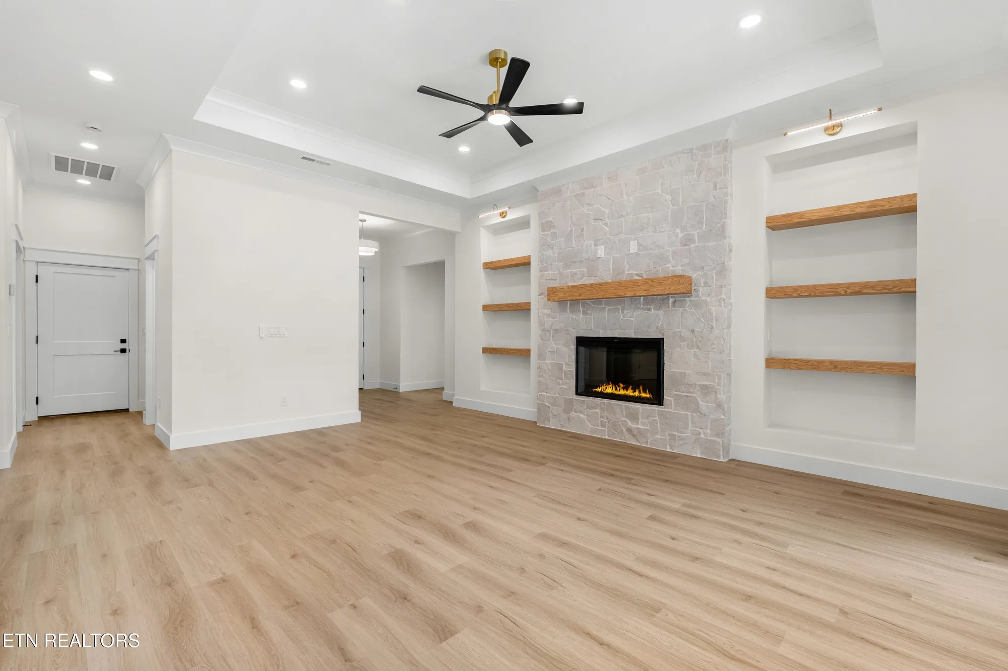 Property Slideshow image 11 of 46 | 118 nuhya way, Loudon, TN, 37774