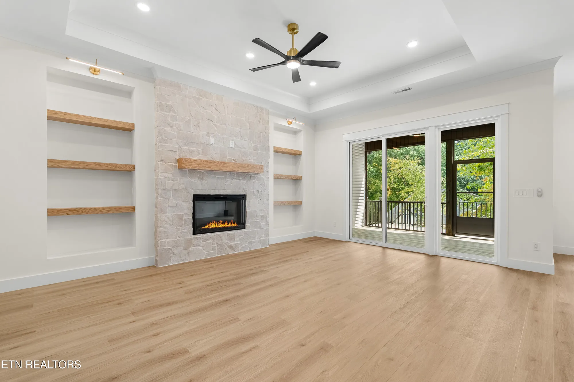Property Slideshow image 13 of 46 | 118 nuhya way, Loudon, TN, 37774