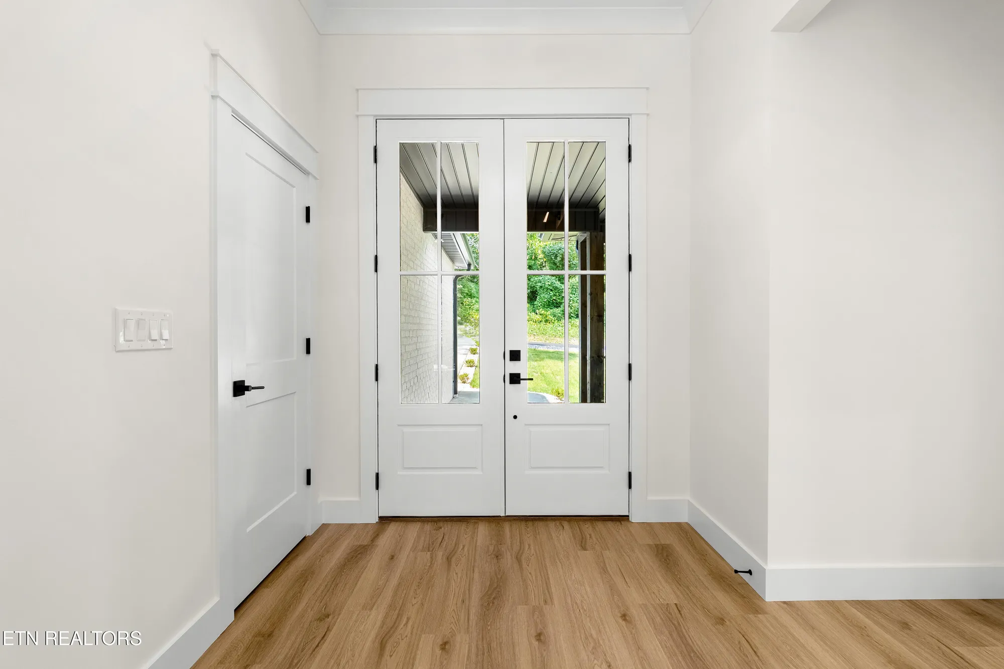 Property Slideshow image 6 of 46 | 118 nuhya way, Loudon, TN, 37774