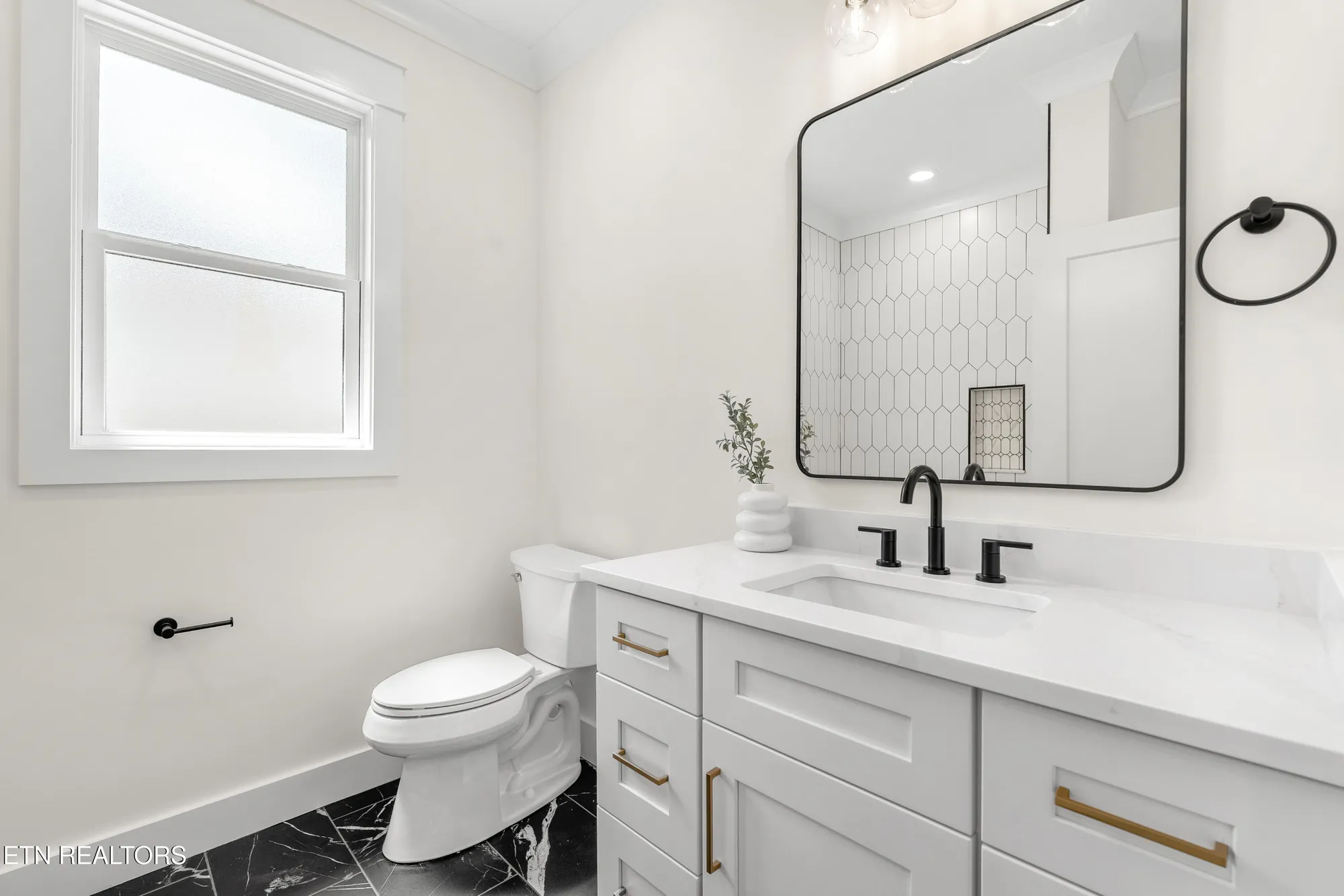 Property Slideshow image 35 of 46 | 118 nuhya way, Loudon, TN, 37774