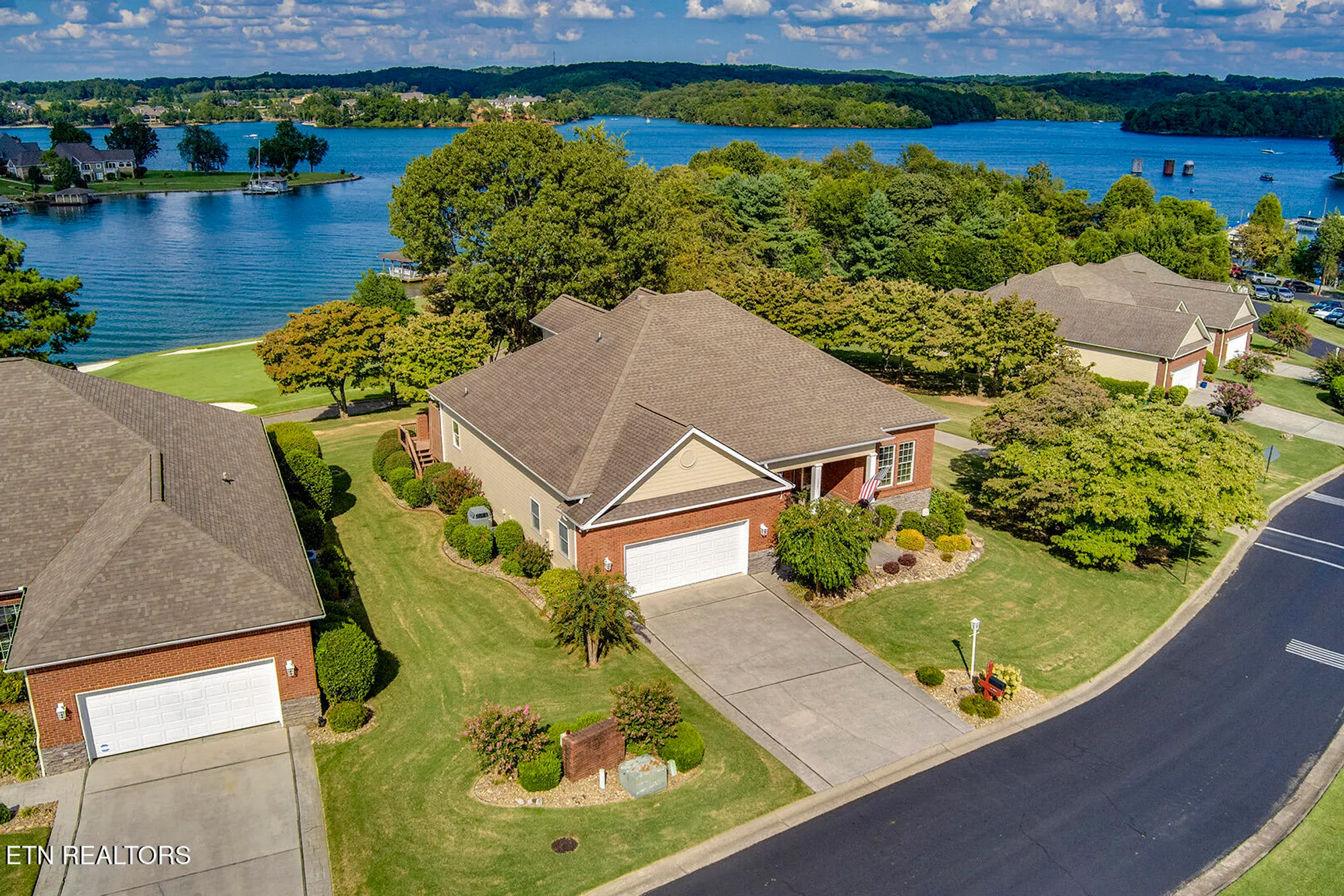 Property Slideshow image 4 of 62 | 117 canaly ln, Loudon, TN, 37774