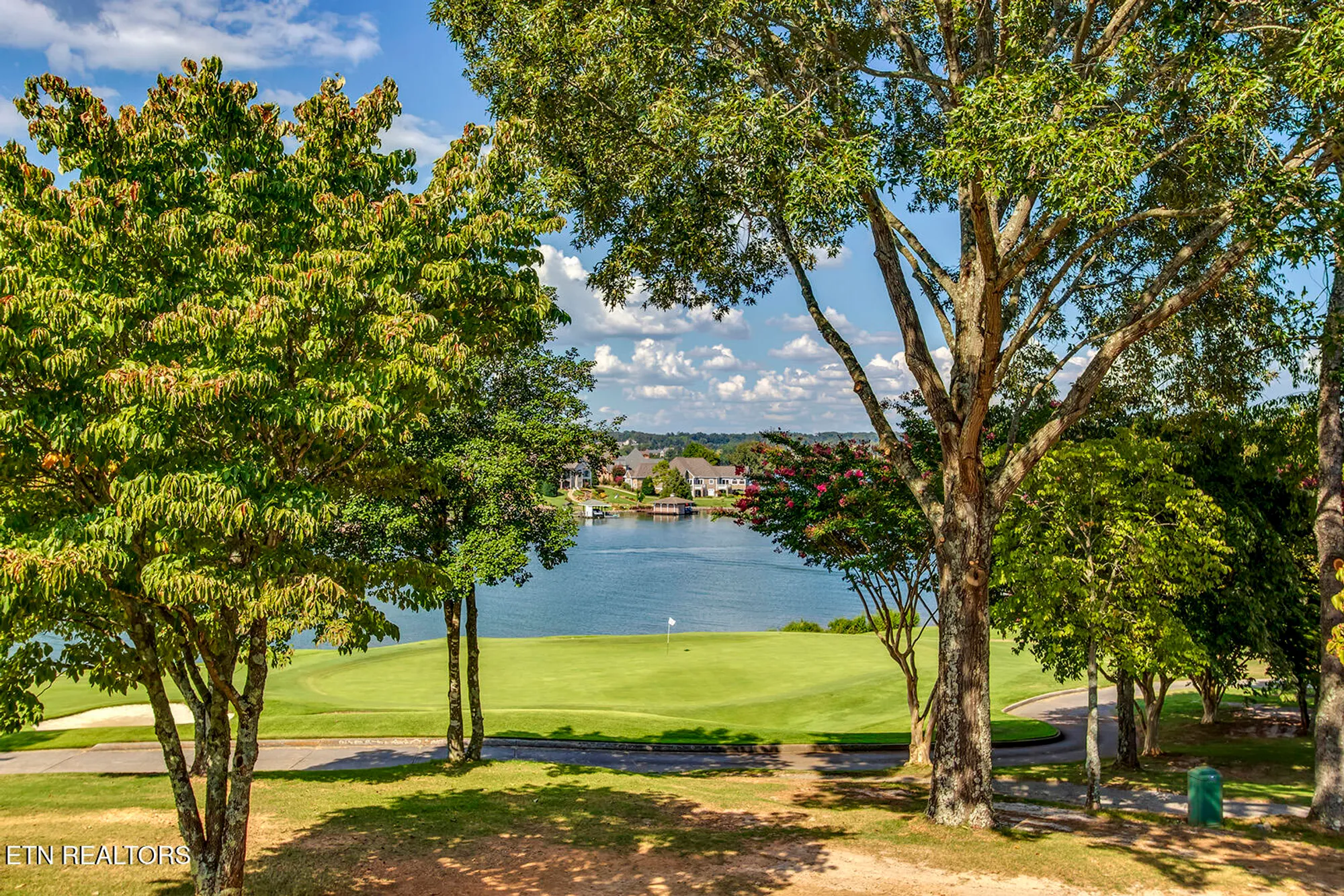 Property Slideshow image 12 of 62 | 117 canaly ln, Loudon, TN, 37774