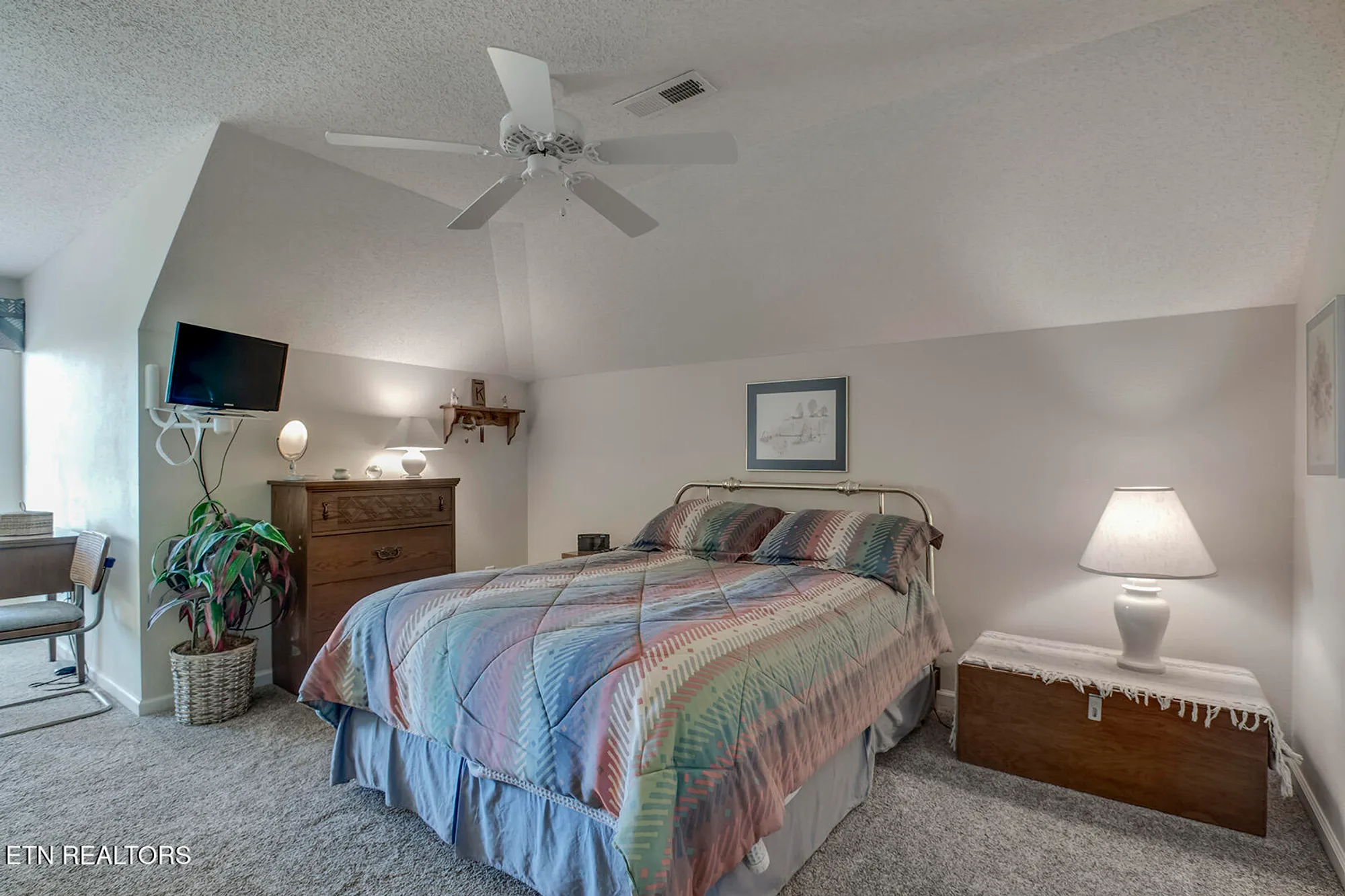 Property Slideshow image 36 of 62 | 117 canaly ln, Loudon, TN, 37774