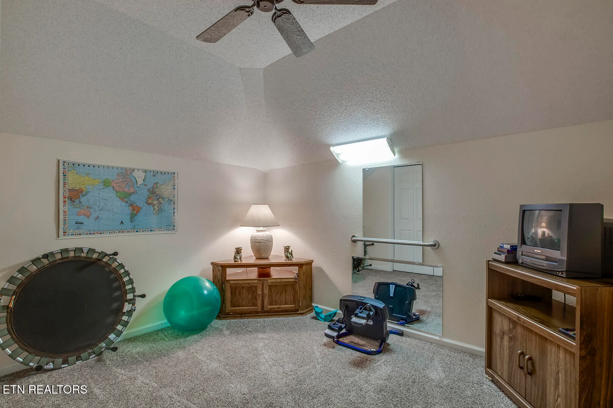 Property Slideshow image 41 of 62 | 117 canaly ln, Loudon, TN, 37774