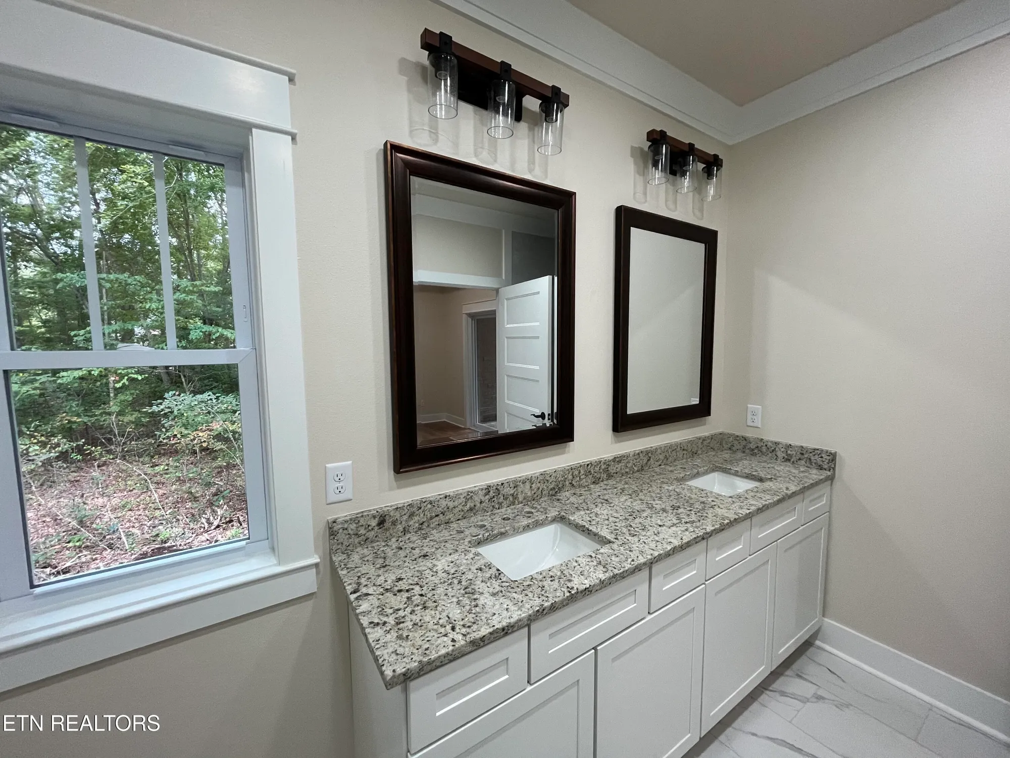 Property Slideshow image 20 of 24 | 414 beachwood dr, Crossville, TN, 38558