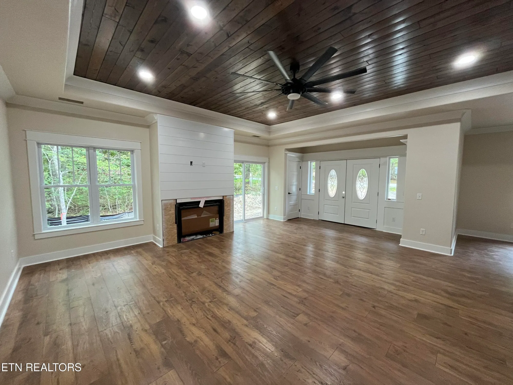 Property Slideshow image 4 of 24 | 414 beachwood dr, Crossville, TN, 38558
