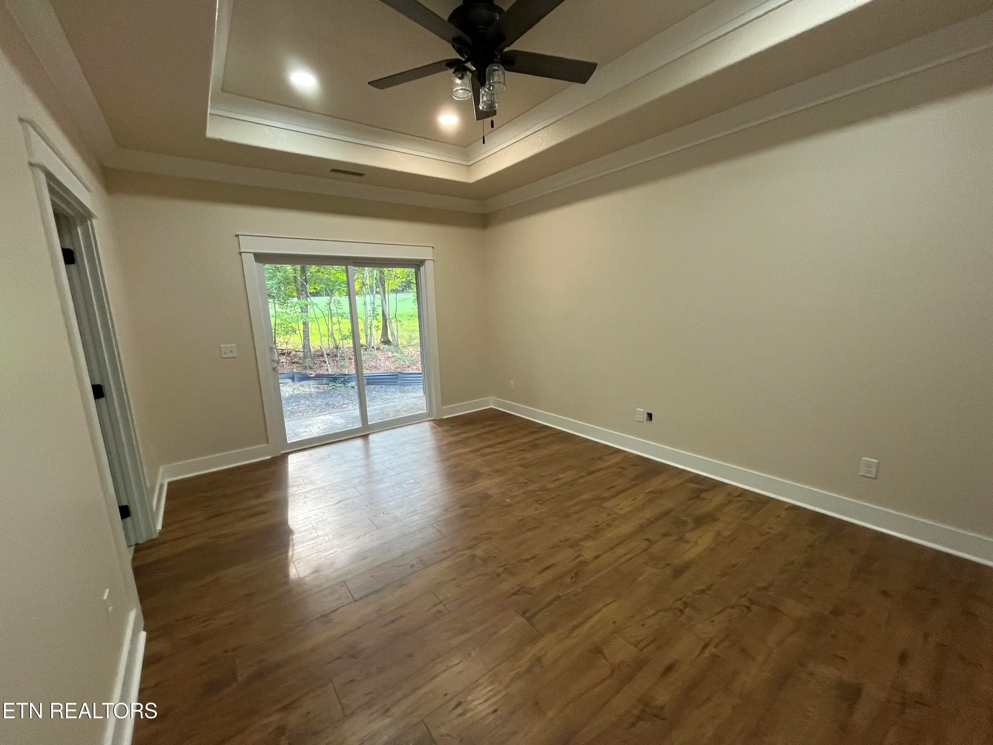 Property Slideshow image 16 of 24 | 414 beachwood dr, Crossville, TN, 38558