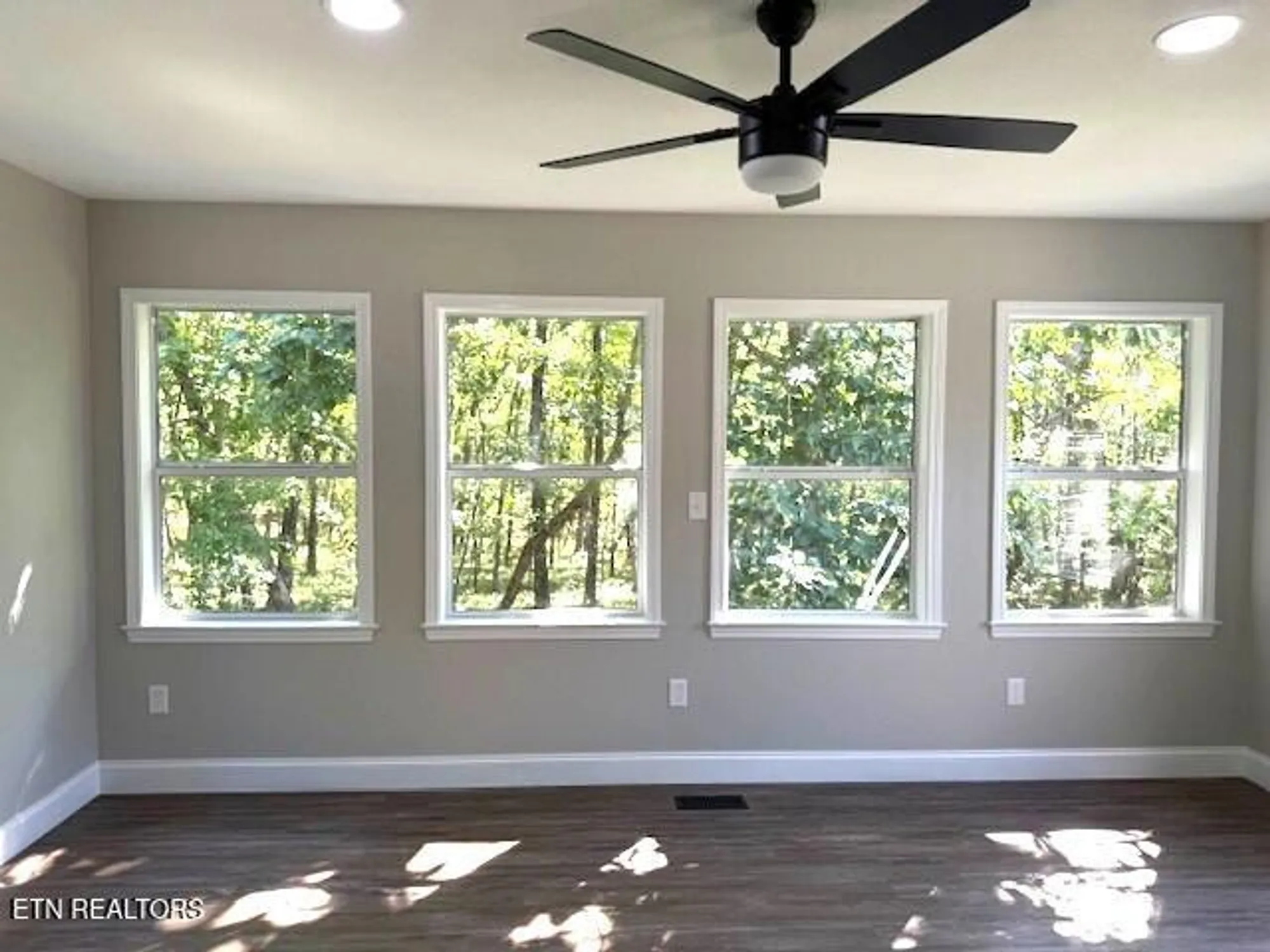 Property Slideshow image 11 of 31 | 506 snead dr, Crossville, TN, 38558