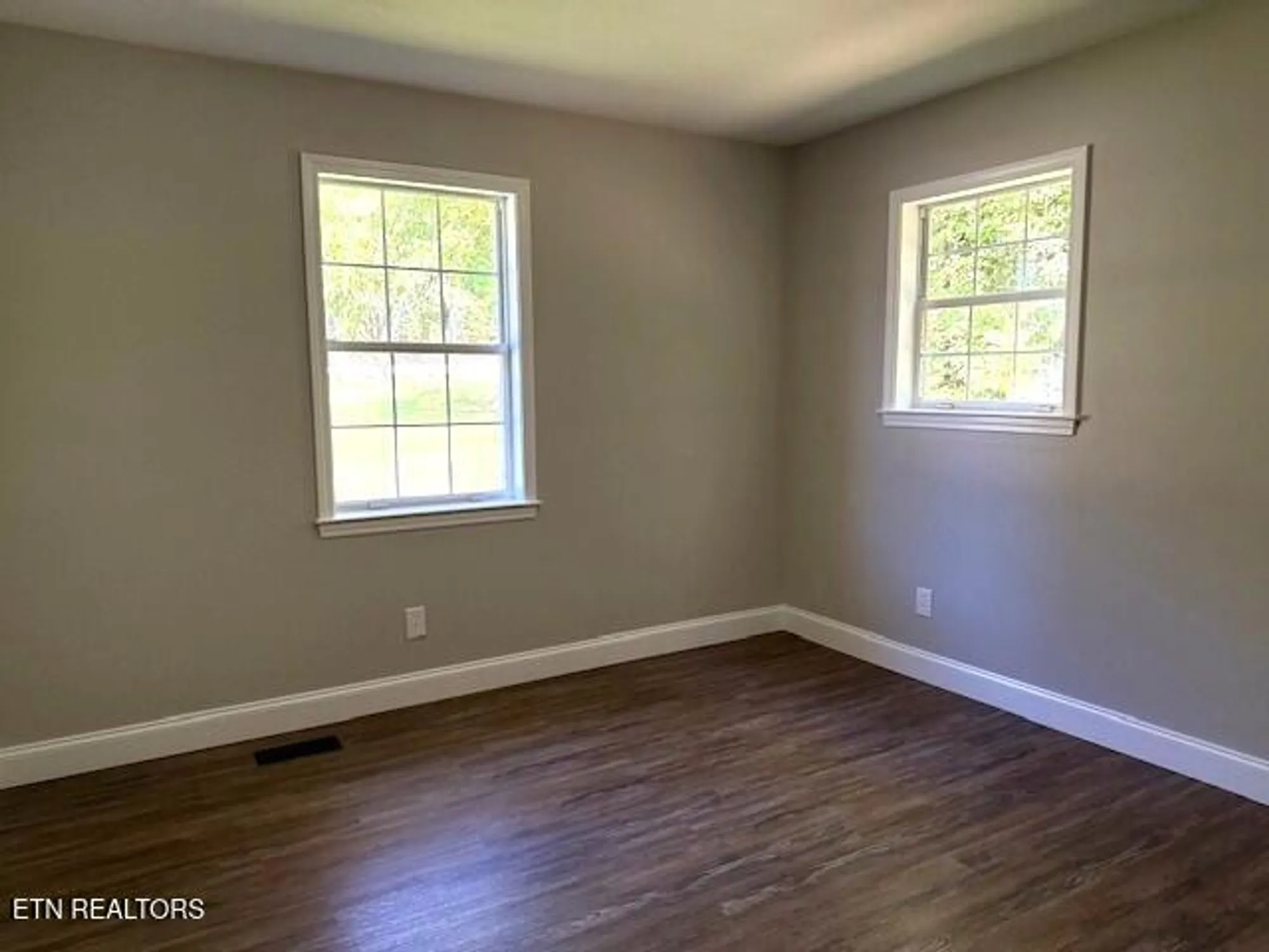 Property Slideshow image 18 of 31 | 506 snead dr, Crossville, TN, 38558