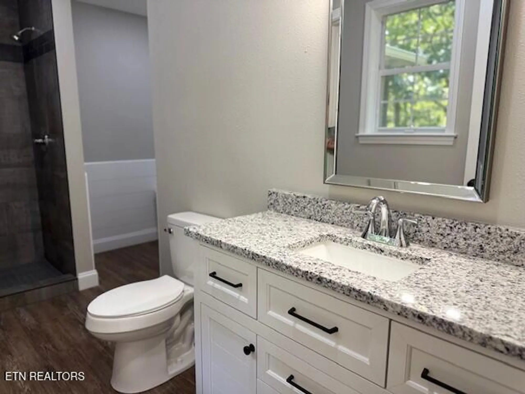 Property Slideshow image 24 of 31 | 506 snead dr, Crossville, TN, 38558