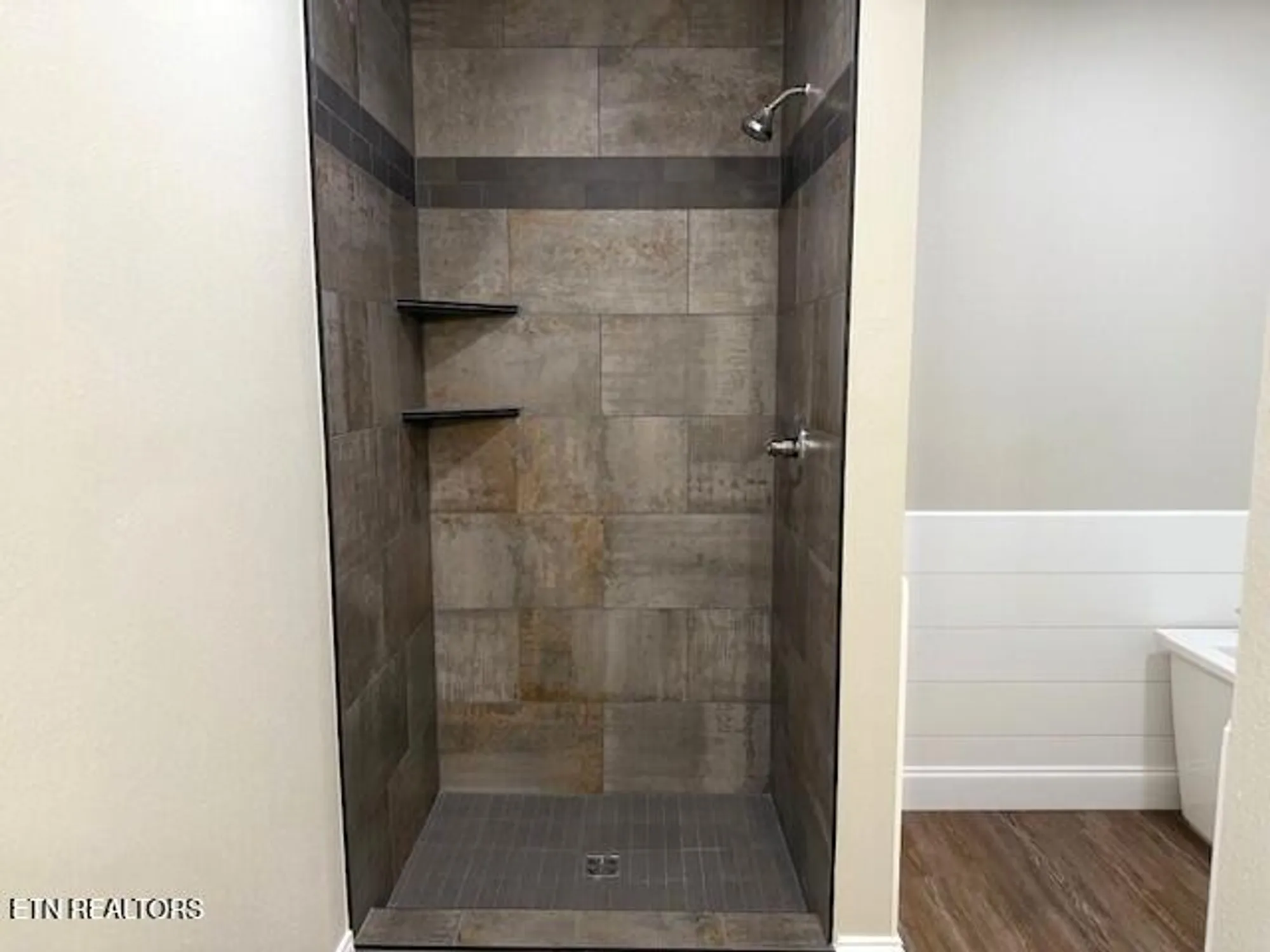 Property Slideshow image 25 of 31 | 506 snead dr, Crossville, TN, 38558