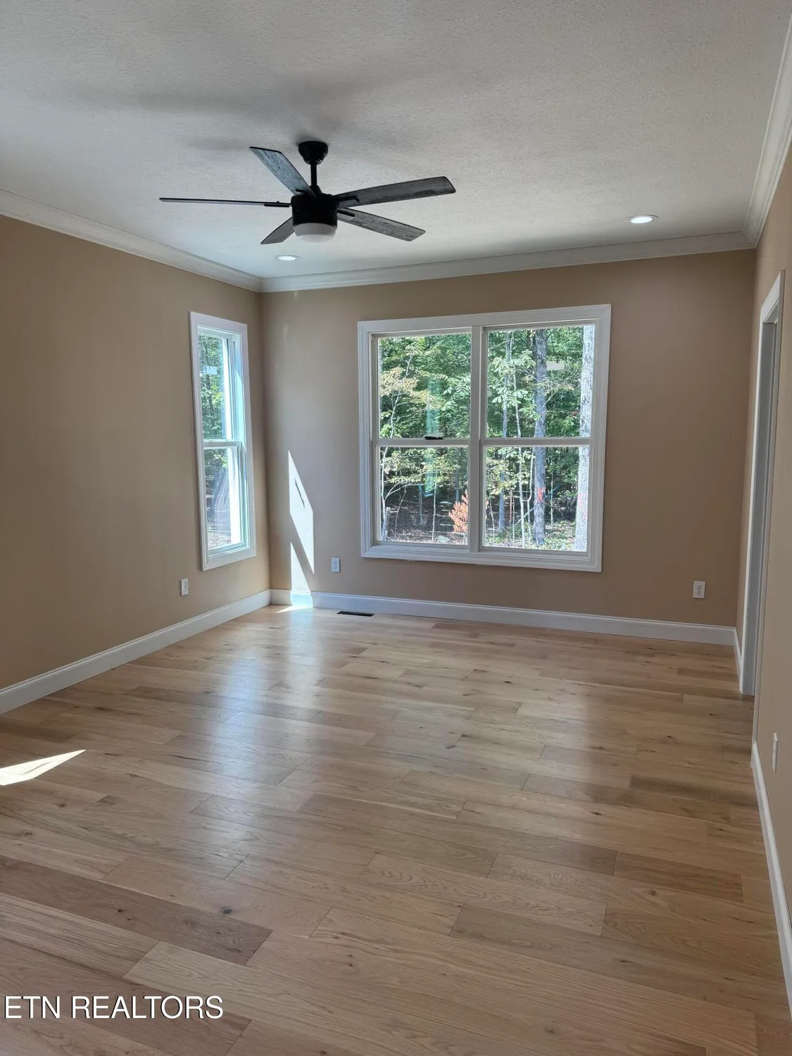 Property Slideshow image 8 of 18 | 164 hawes cir, Crossville, TN, 38558