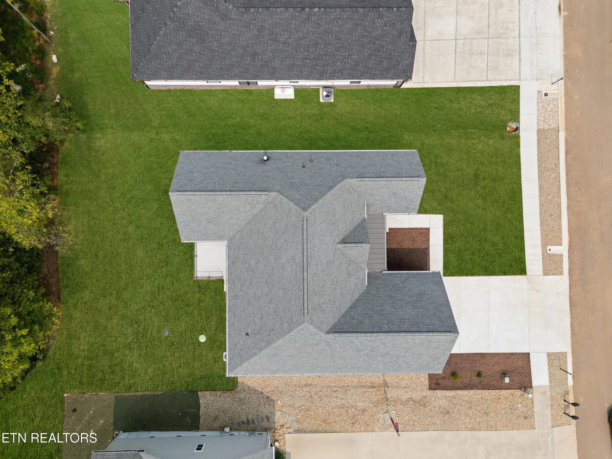 Property Slideshow image 6 of 16 | 123 gado way, Loudon, TN, 37774