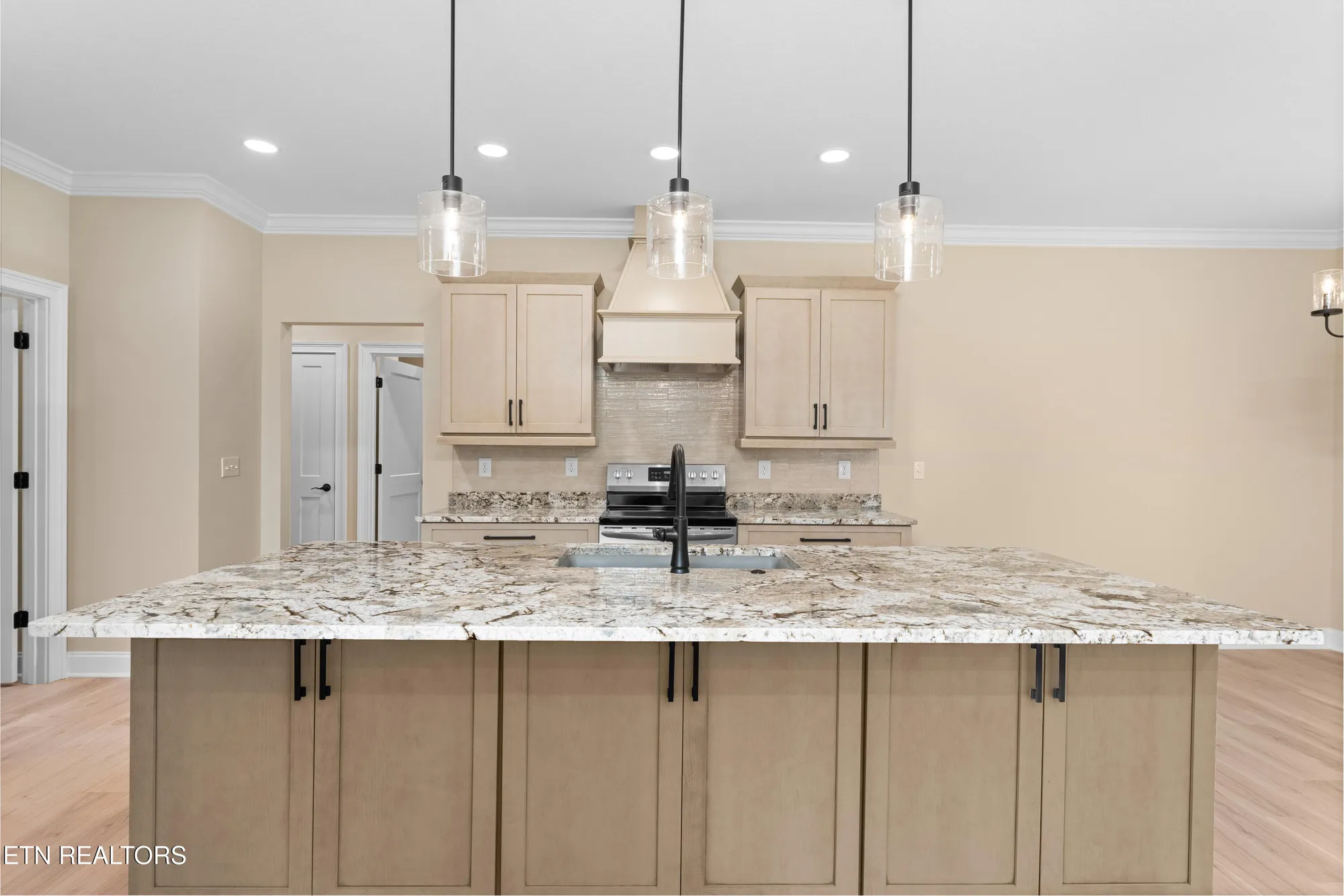 Property Slideshow image 10 of 16 | 123 gado way, Loudon, TN, 37774