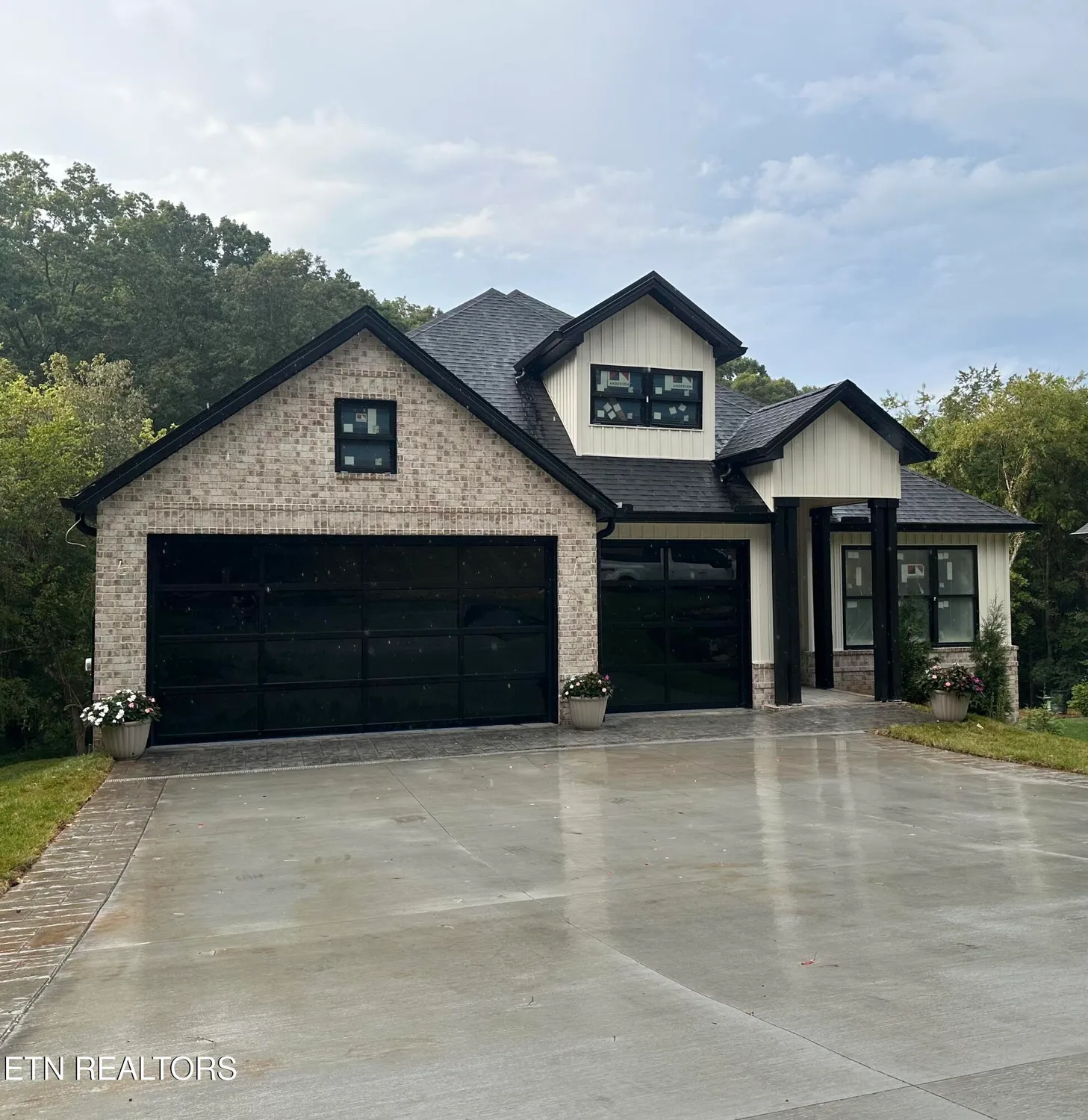 Property Slideshow image 3 of 15 | 279 ootsima way, Loudon, TN, 37774