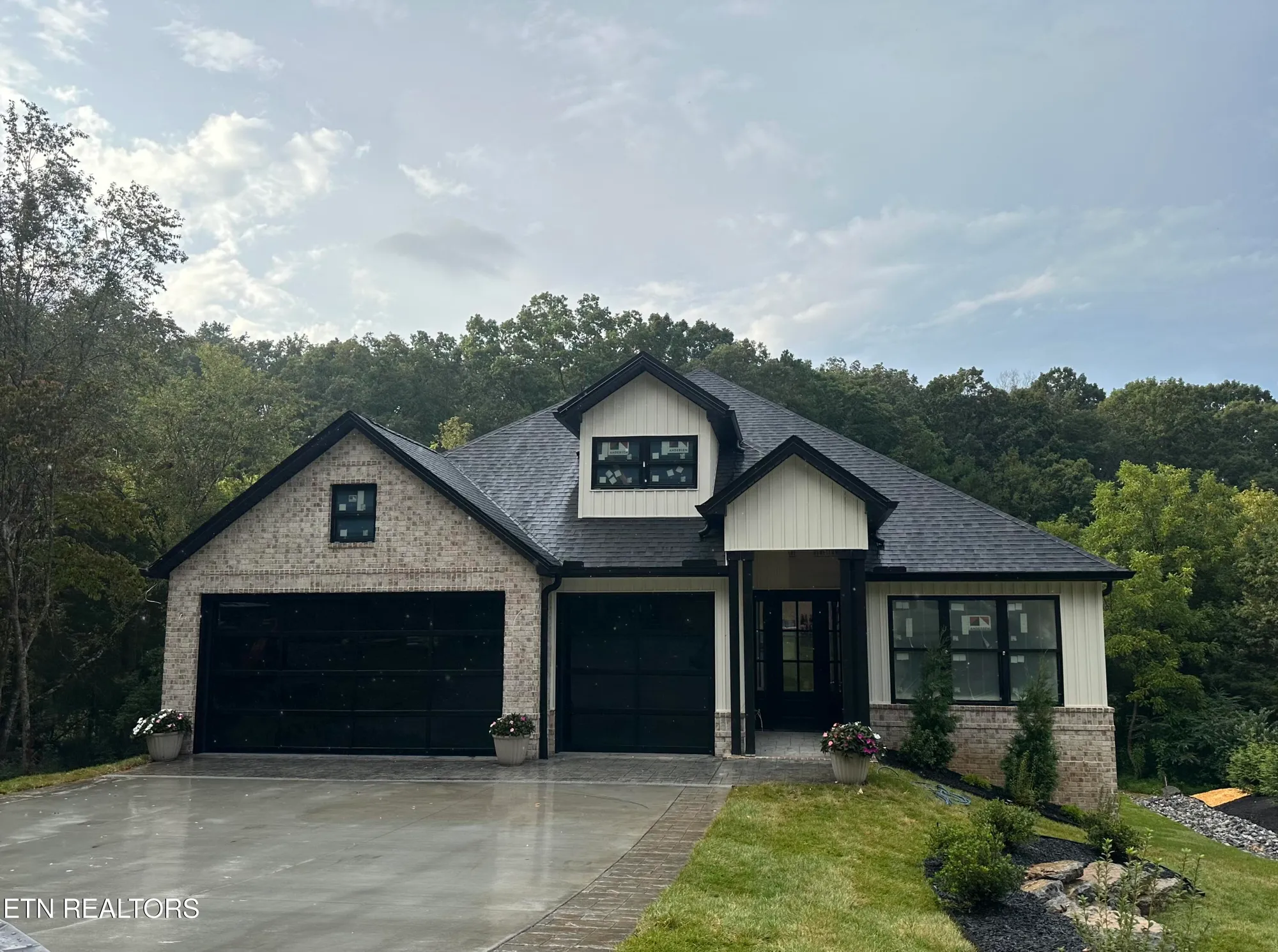 Property Slideshow image 2 of 15 | 279 ootsima way, Loudon, TN, 37774