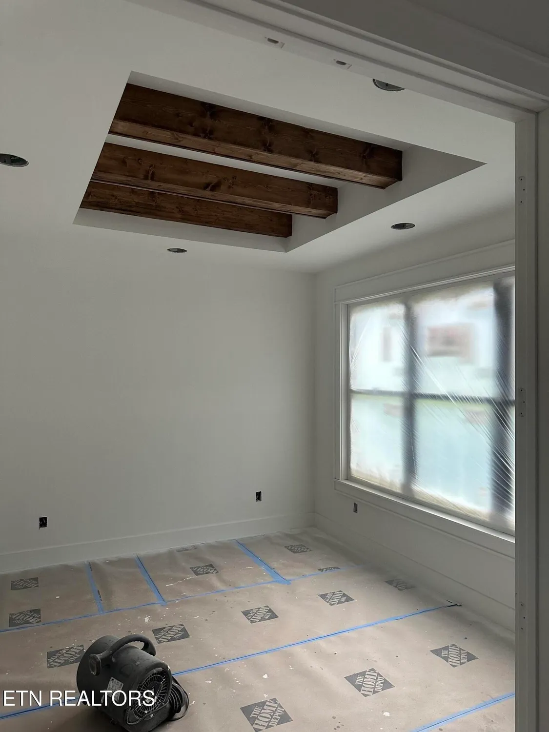 Property Slideshow image 7 of 15 | 279 ootsima way, Loudon, TN, 37774