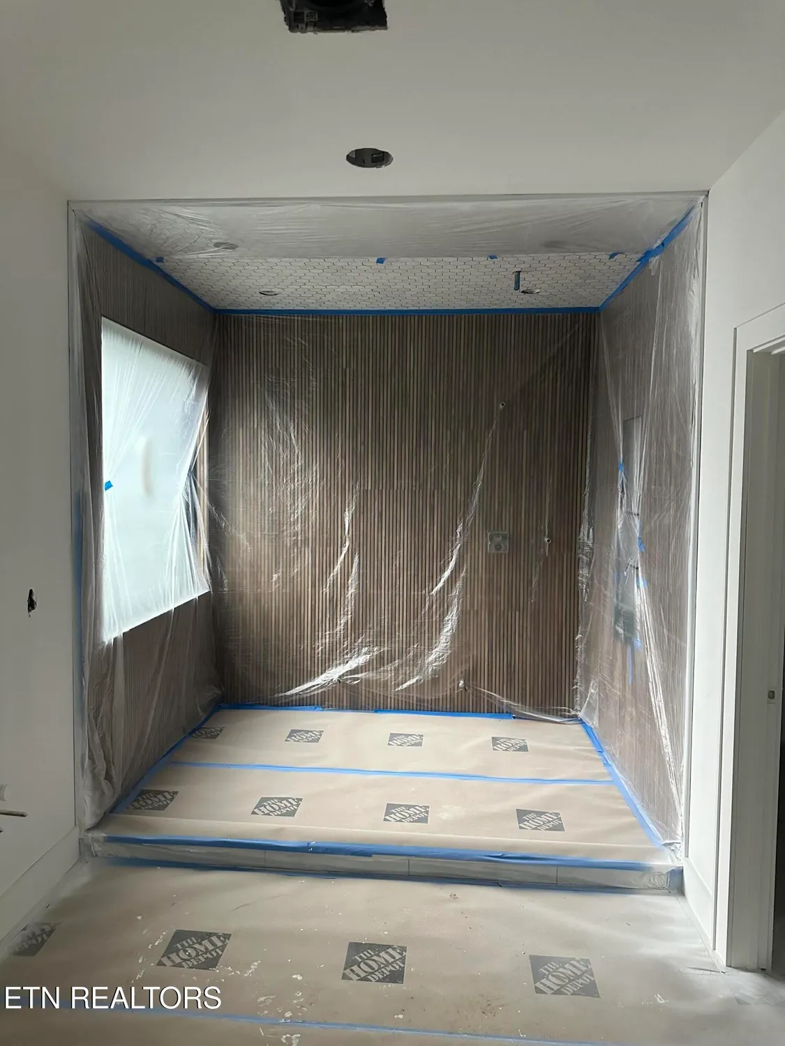 Property Slideshow image 13 of 15 | 279 ootsima way, Loudon, TN, 37774