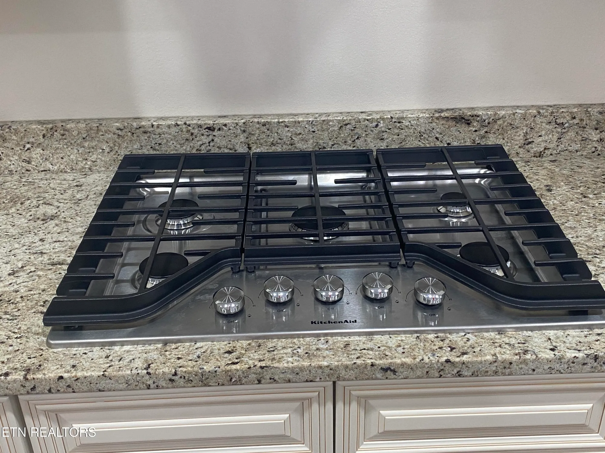 Property Slideshow image 6 of 35 | 233 albemarle cir, Crossville, TN, 38558