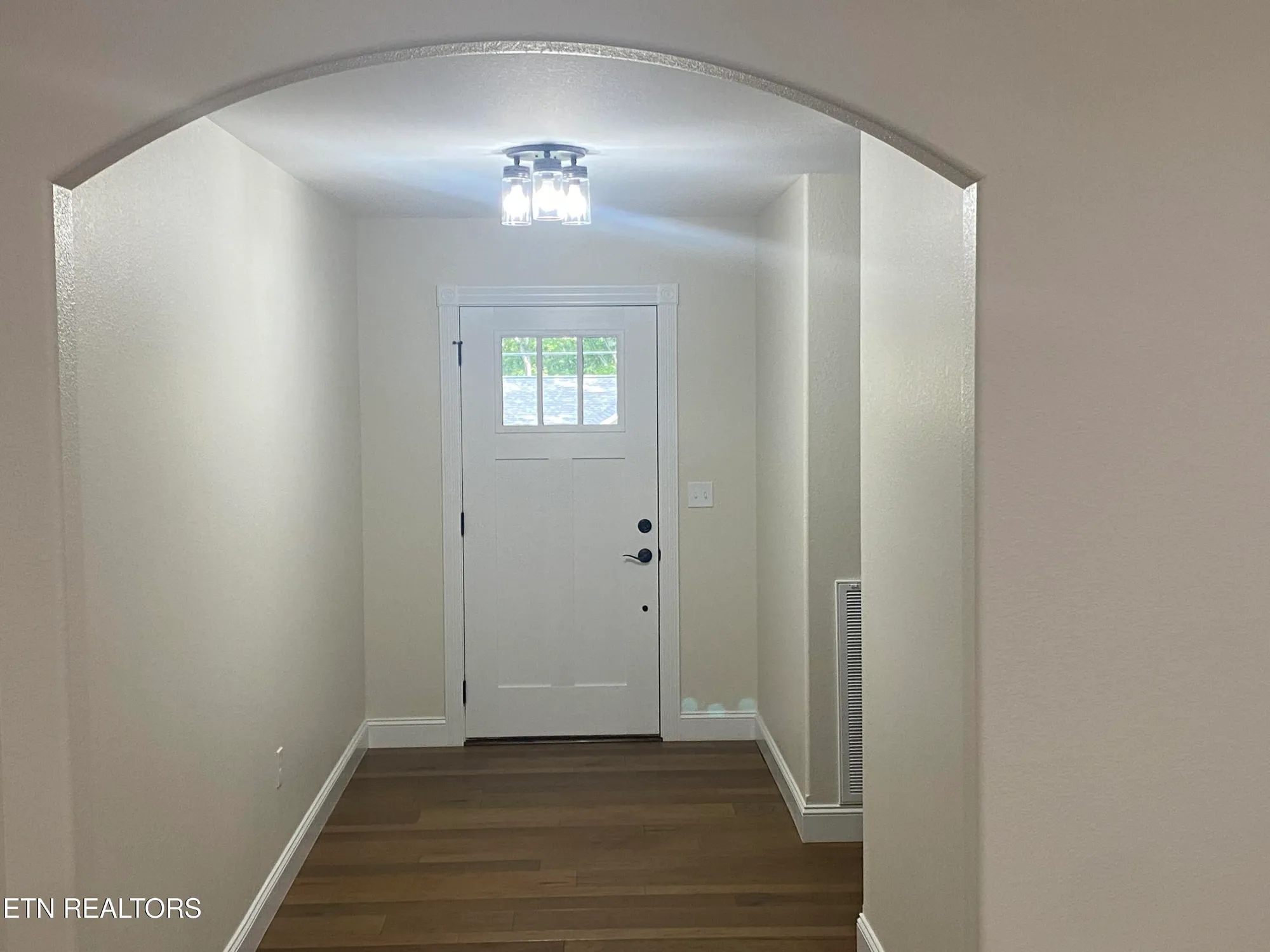 Property Slideshow image 3 of 35 | 233 albemarle cir, Crossville, TN, 38558