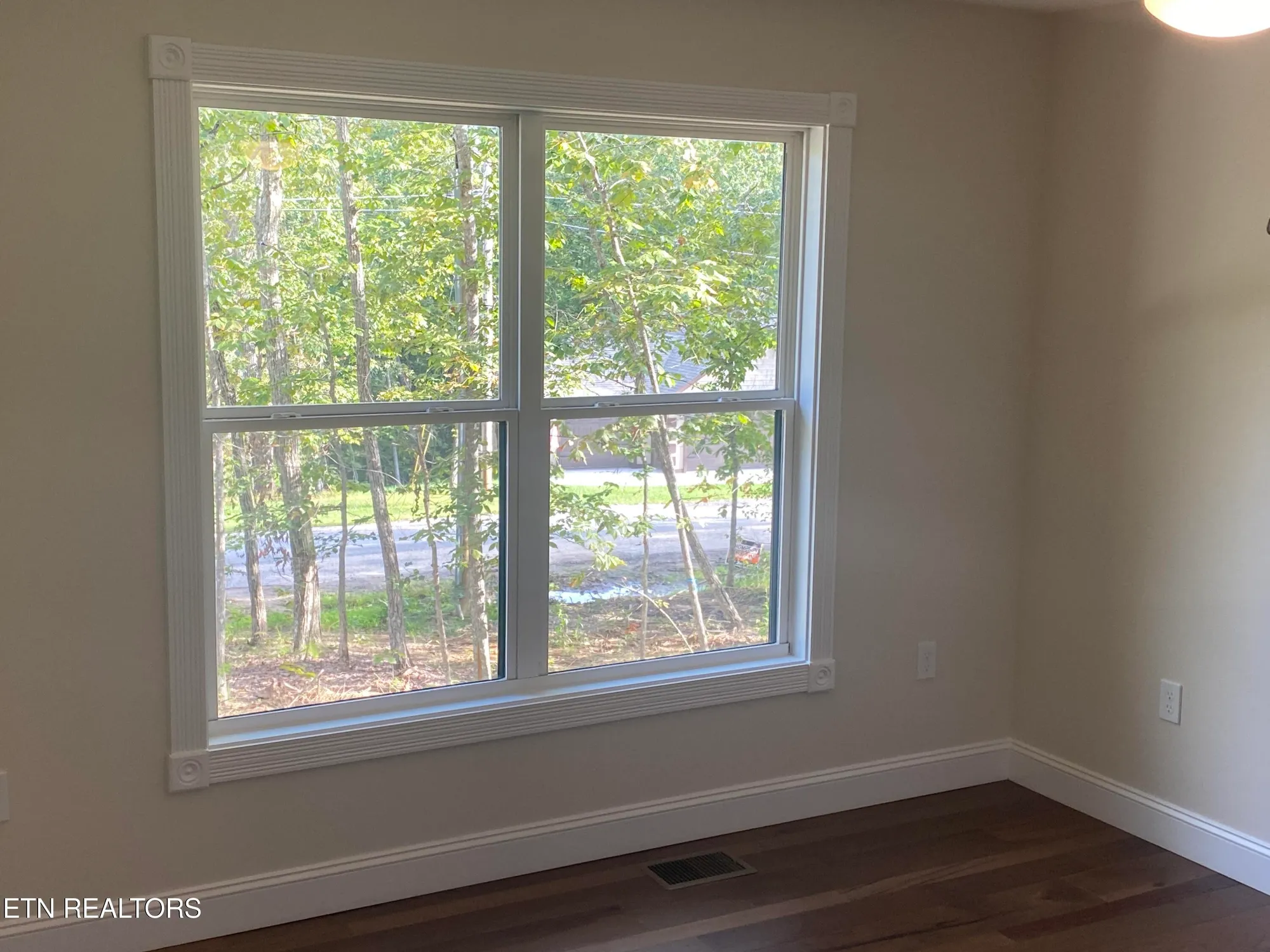 Property Slideshow image 20 of 35 | 233 albemarle cir, Crossville, TN, 38558