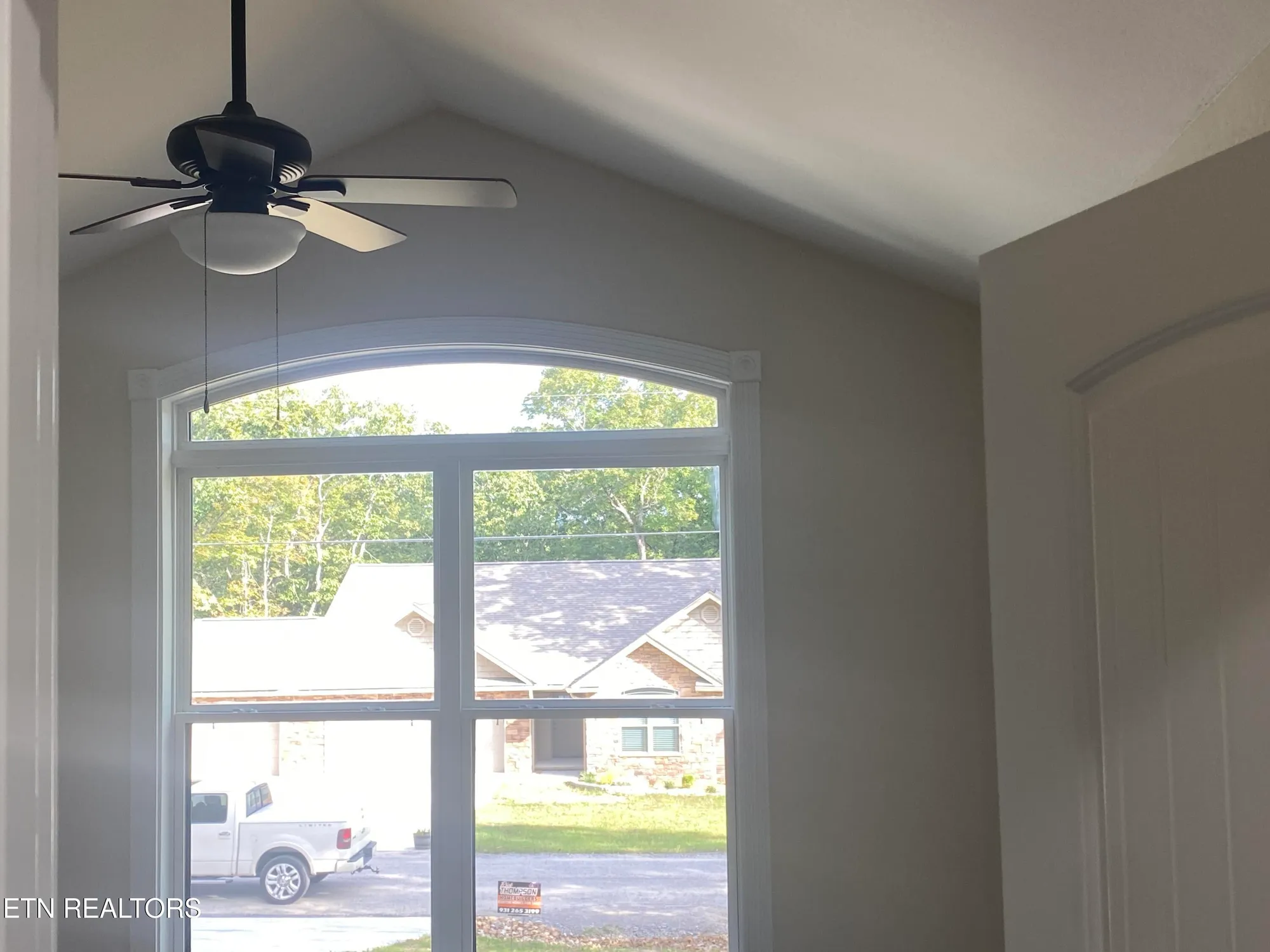 Property Slideshow image 21 of 35 | 233 albemarle cir, Crossville, TN, 38558