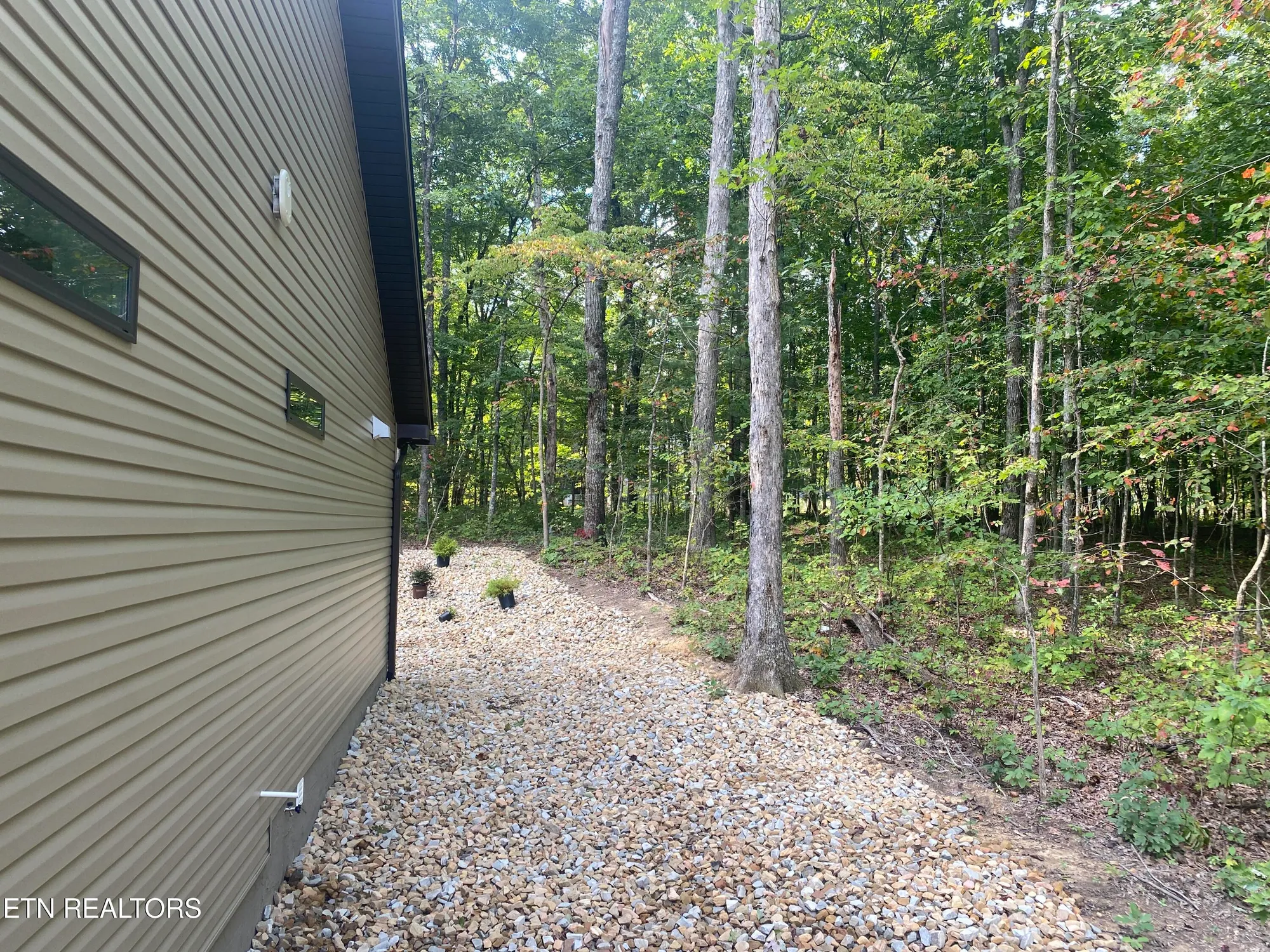 Property Slideshow image 31 of 35 | 233 albemarle cir, Crossville, TN, 38558