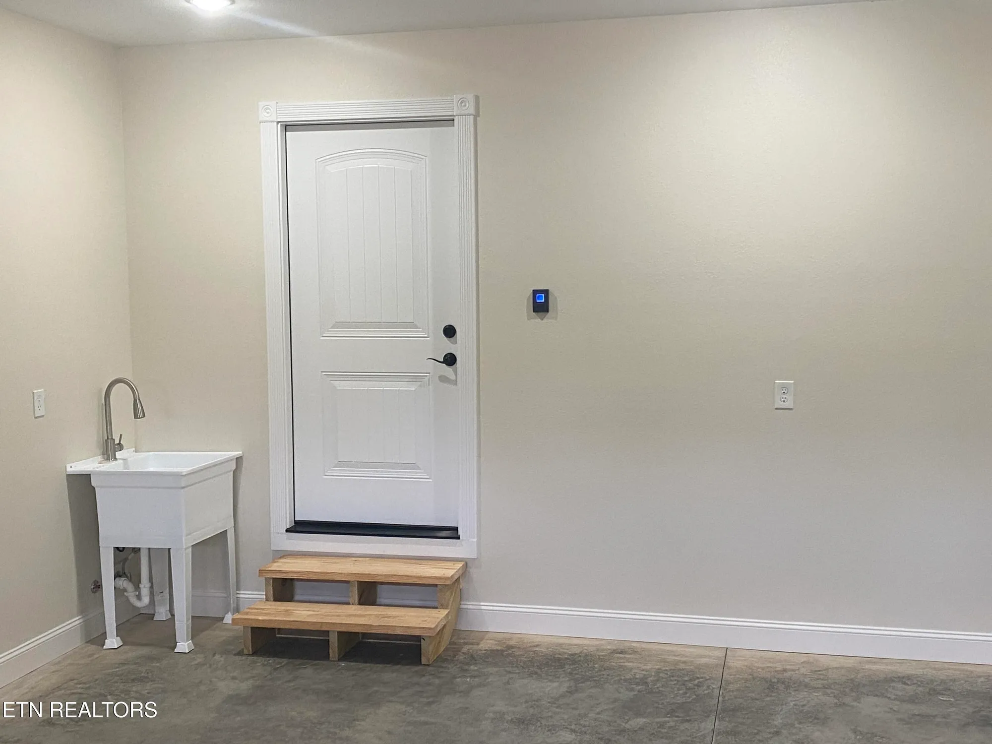 Property Slideshow image 32 of 35 | 233 albemarle cir, Crossville, TN, 38558