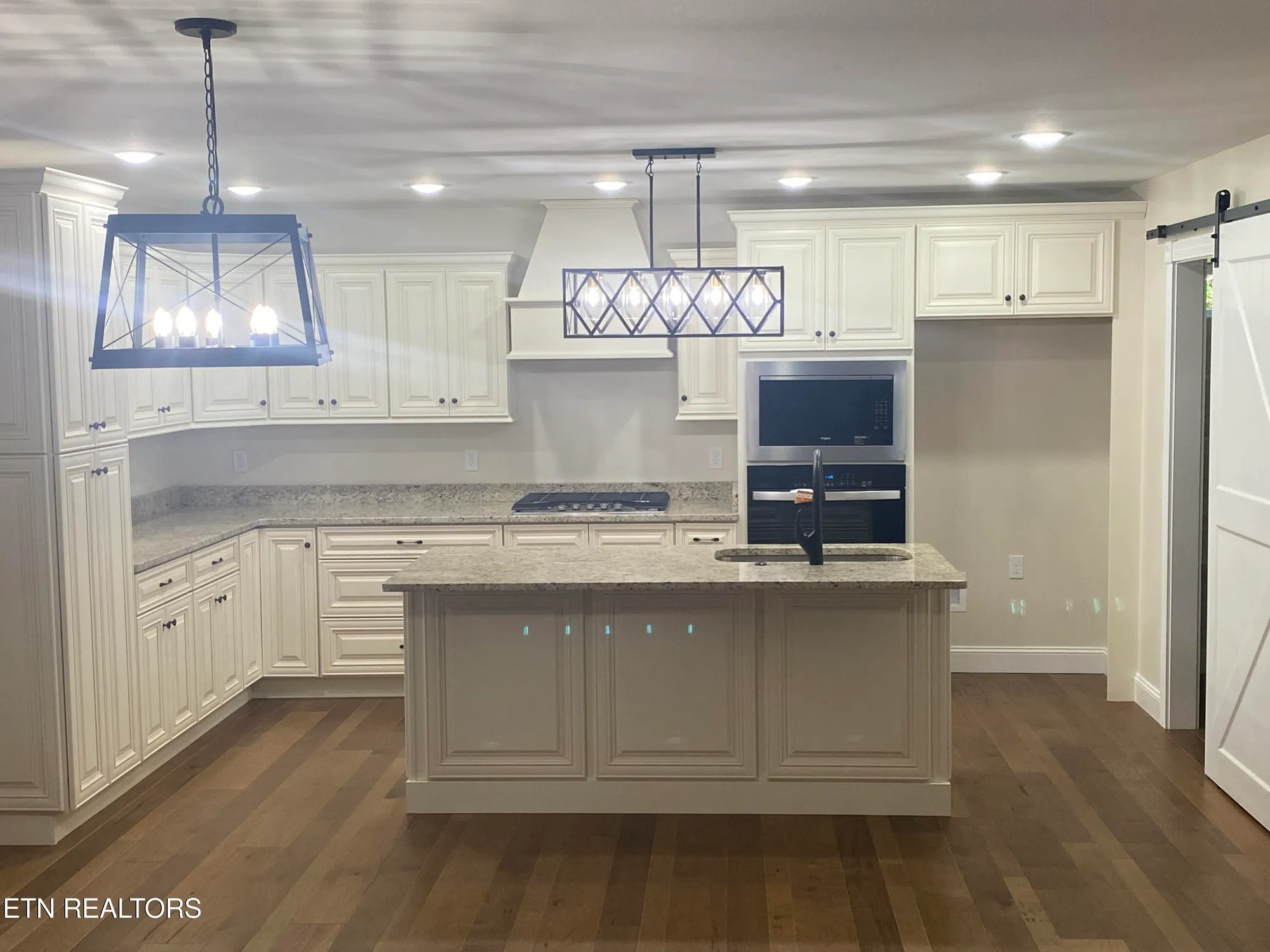 Property Slideshow image 5 of 35 | 233 albemarle cir, Crossville, TN, 38558