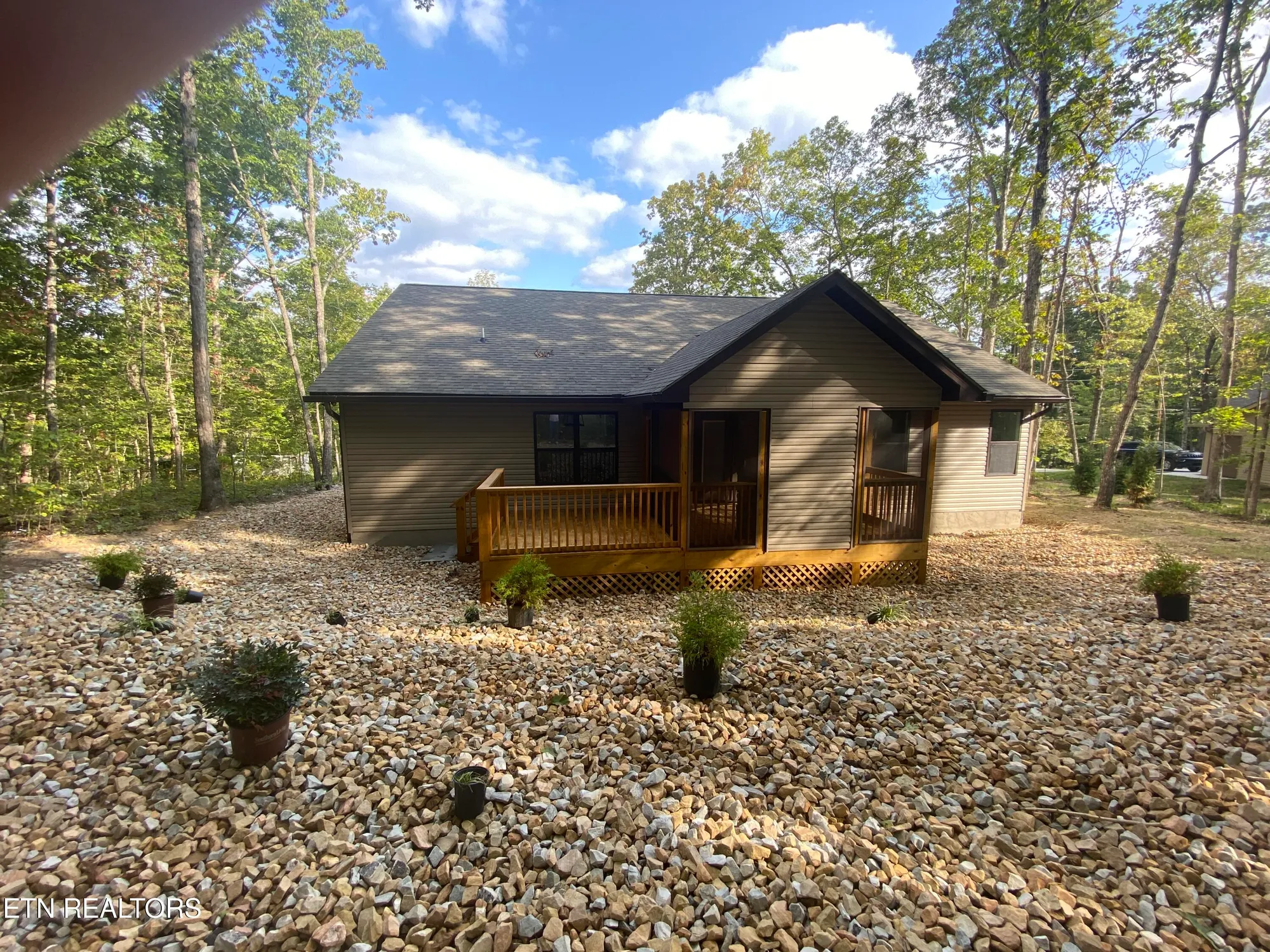 Property Slideshow image 34 of 35 | 233 albemarle cir, Crossville, TN, 38558