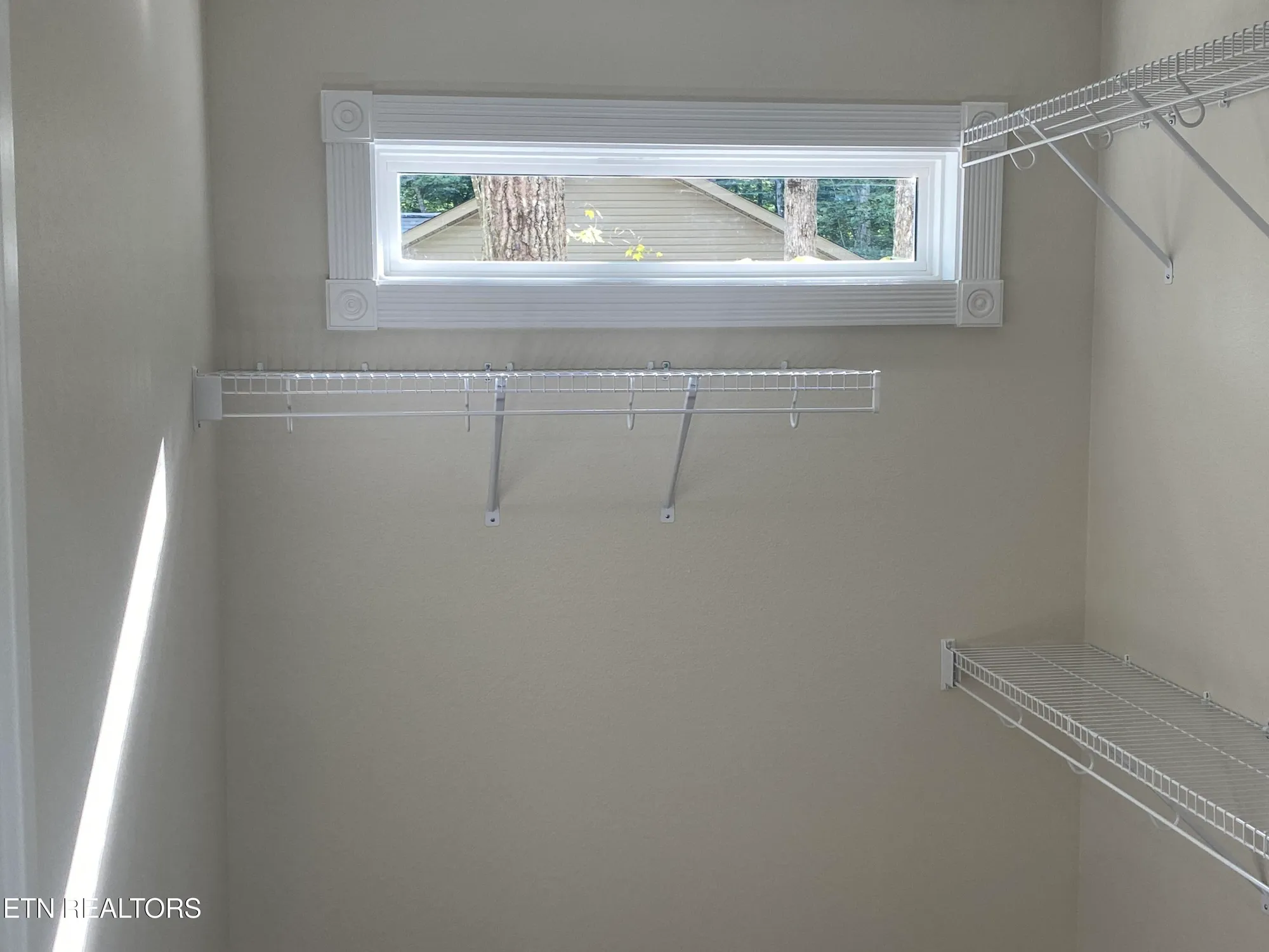 Property Slideshow image 15 of 35 | 233 albemarle cir, Crossville, TN, 38558