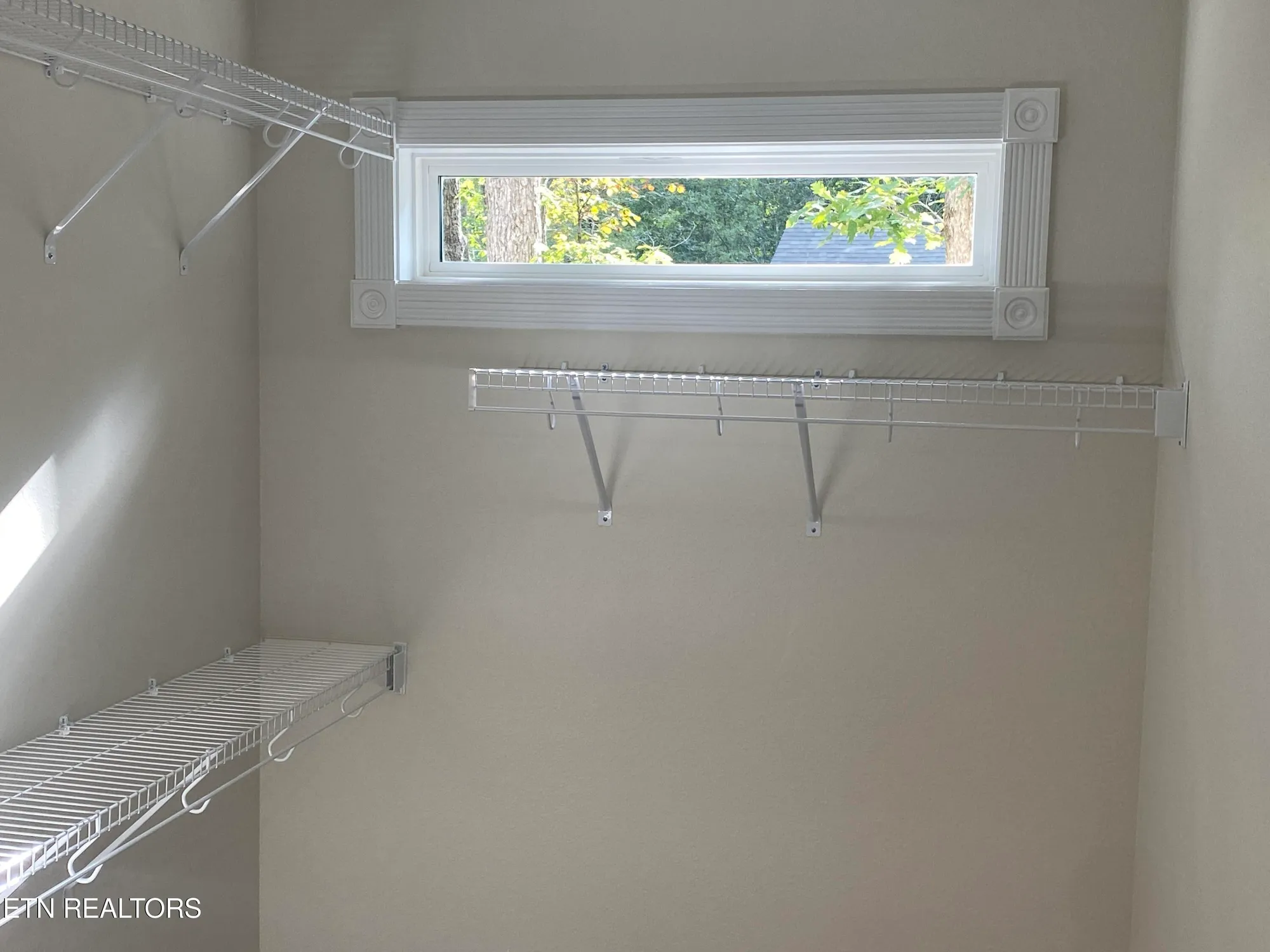 Property Slideshow image 16 of 35 | 233 albemarle cir, Crossville, TN, 38558