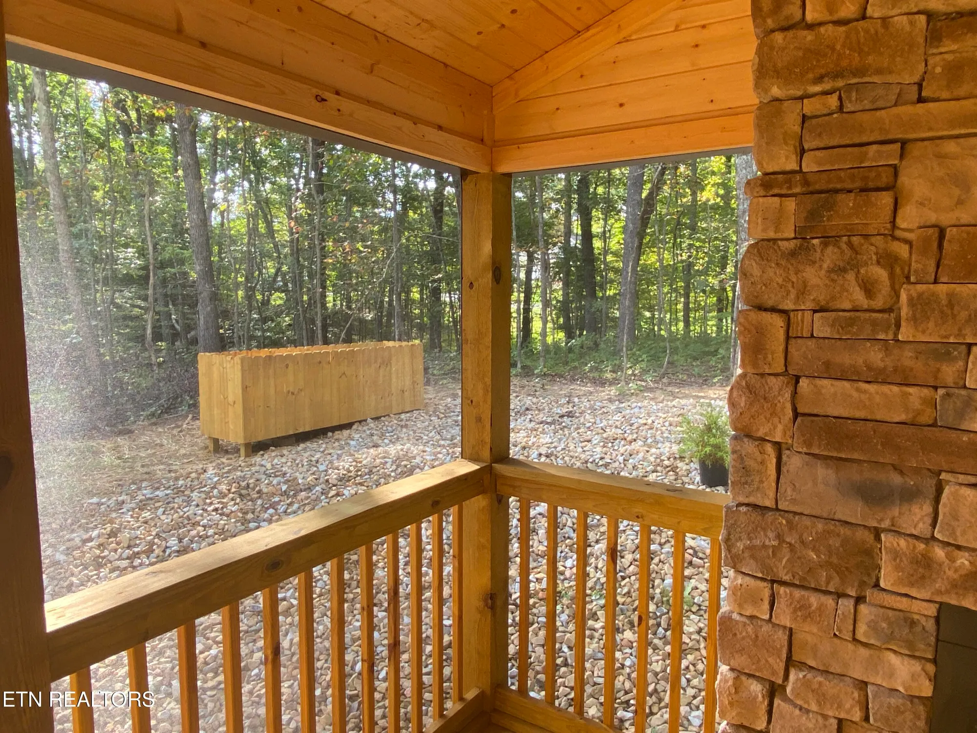 Property Slideshow image 26 of 35 | 233 albemarle cir, Crossville, TN, 38558