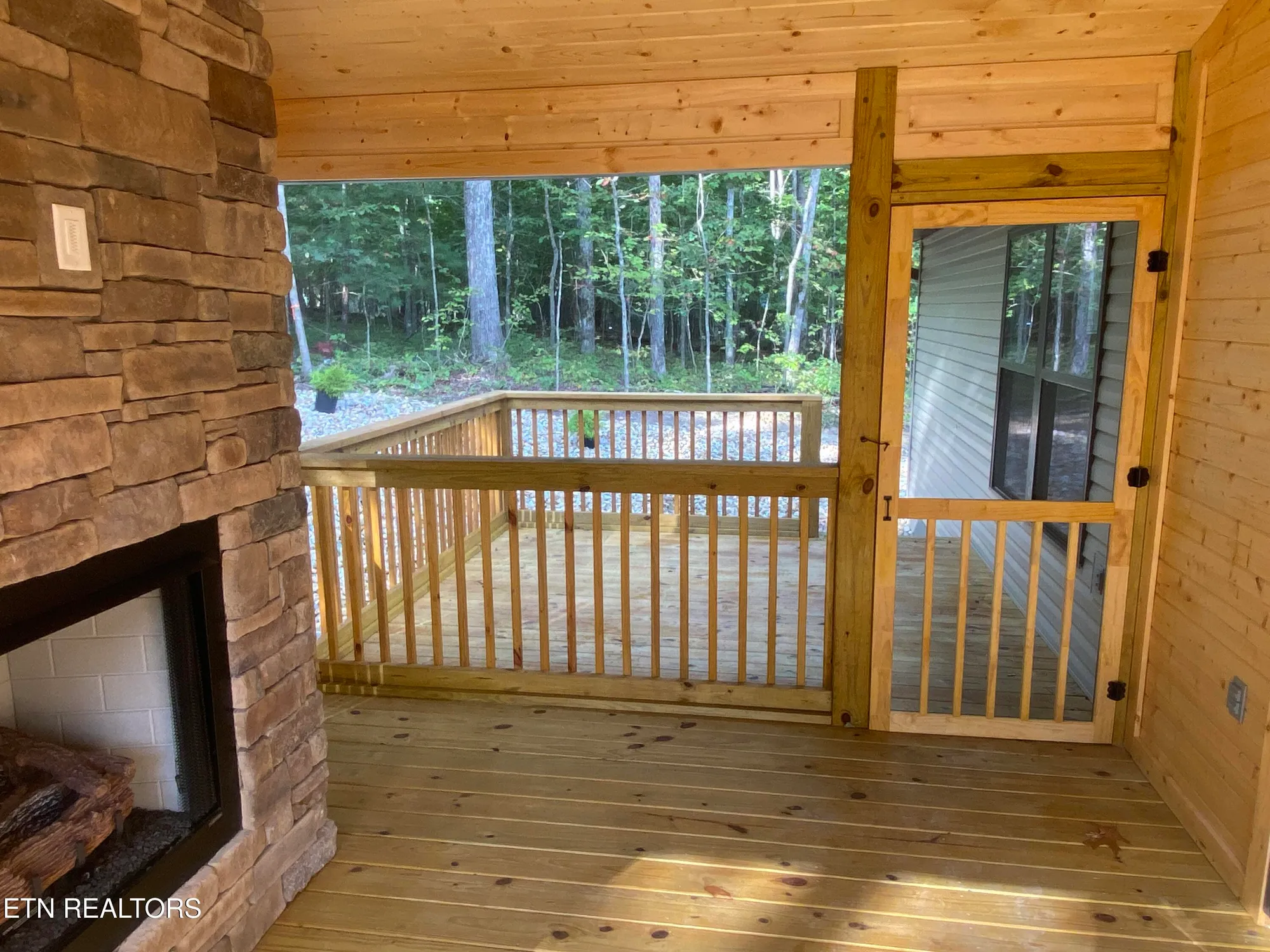 Property Slideshow image 29 of 35 | 233 albemarle cir, Crossville, TN, 38558