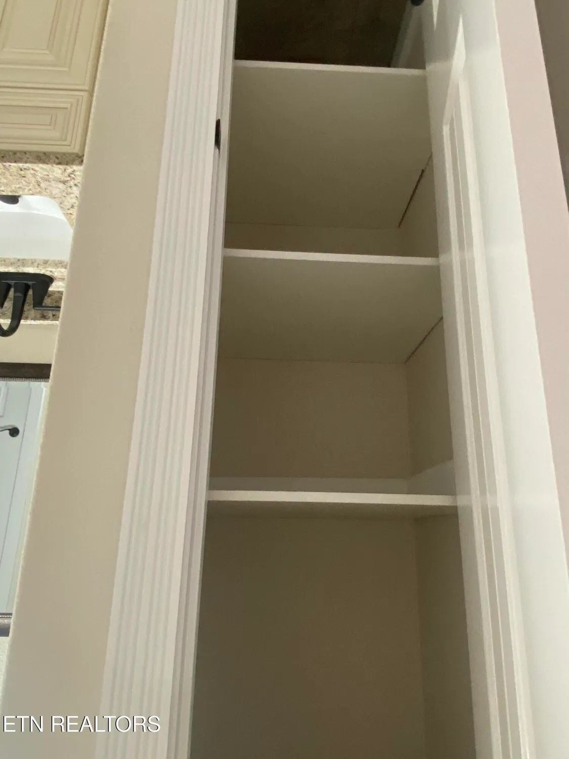 Property Slideshow image 19 of 35 | 233 albemarle cir, Crossville, TN, 38558