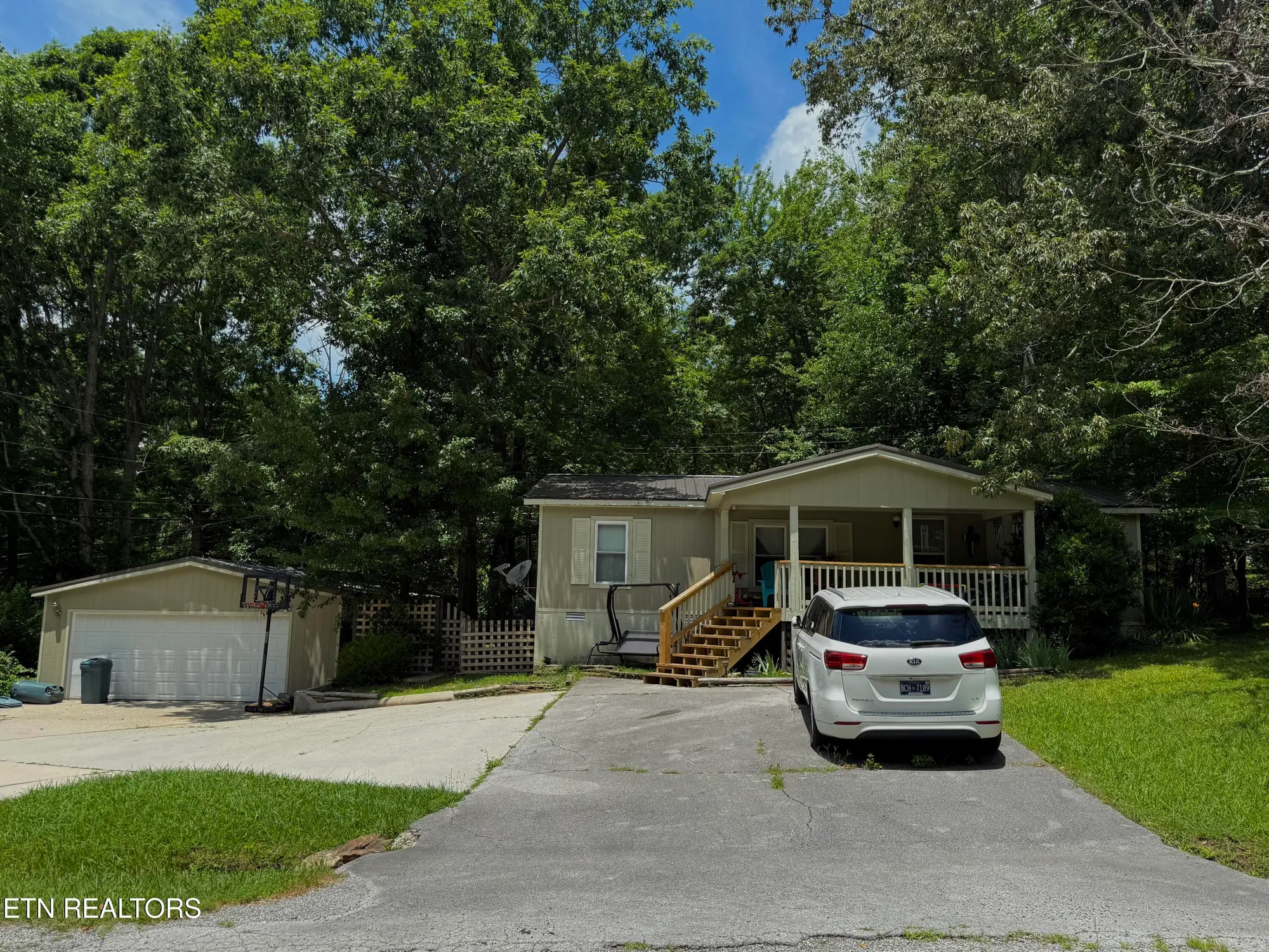 Property Slideshow image 1 of 27 | 247 dartmoor dr, Crossville, TN, 38558