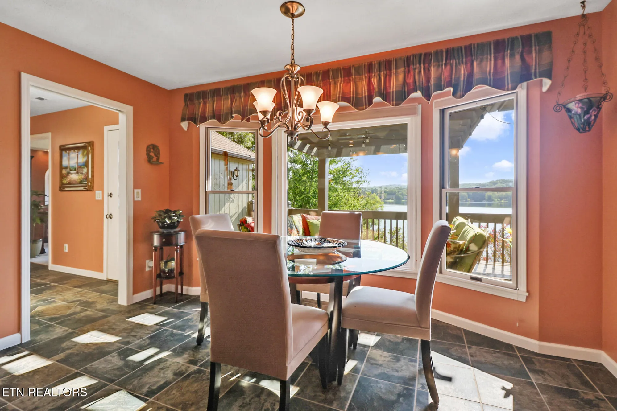 Property Slideshow image 19 of 63 | 16 victoria way, Crossville, TN, 38558