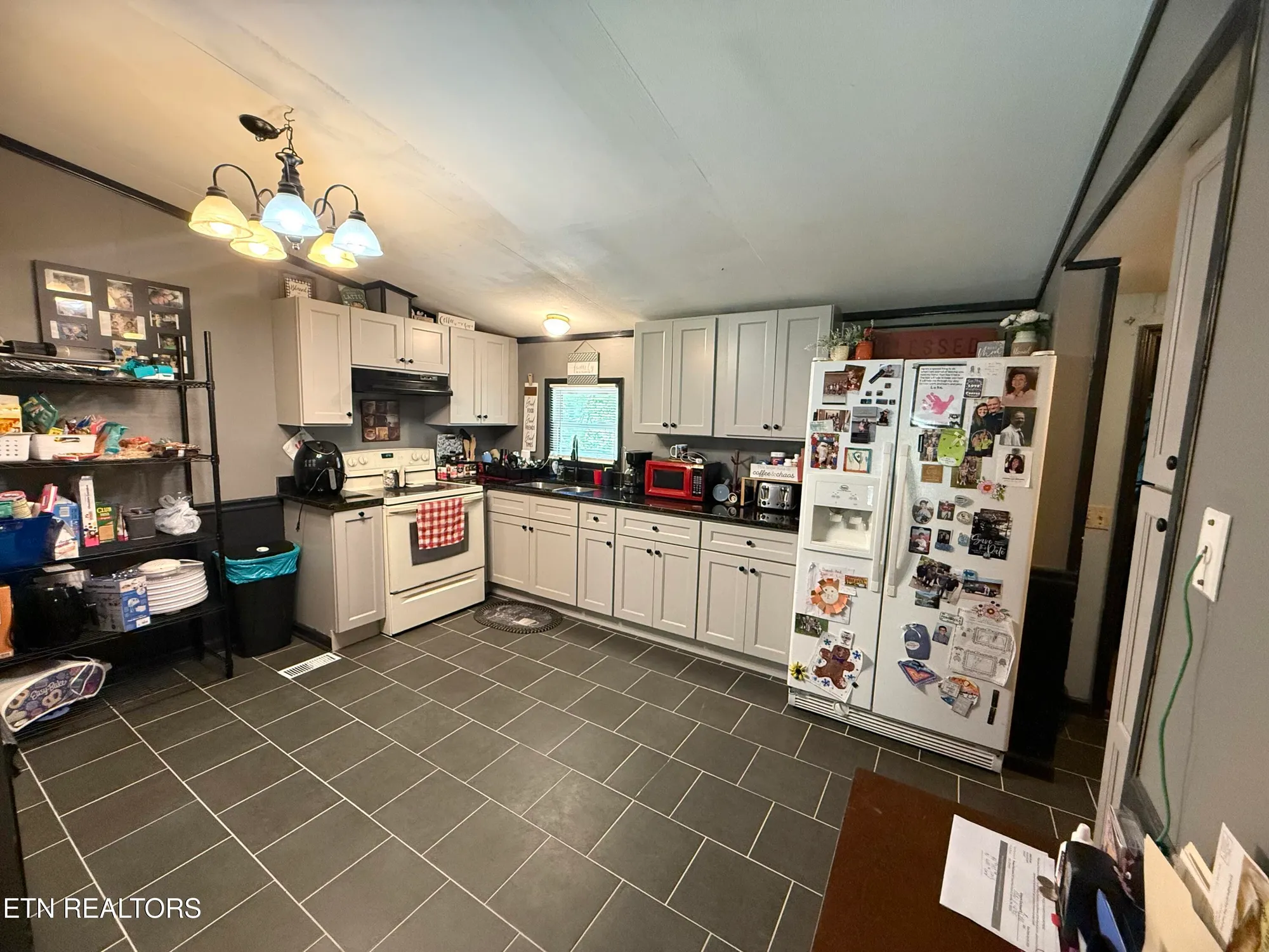 Property Slideshow image 6 of 27 | 247 dartmoor dr, Crossville, TN, 38558