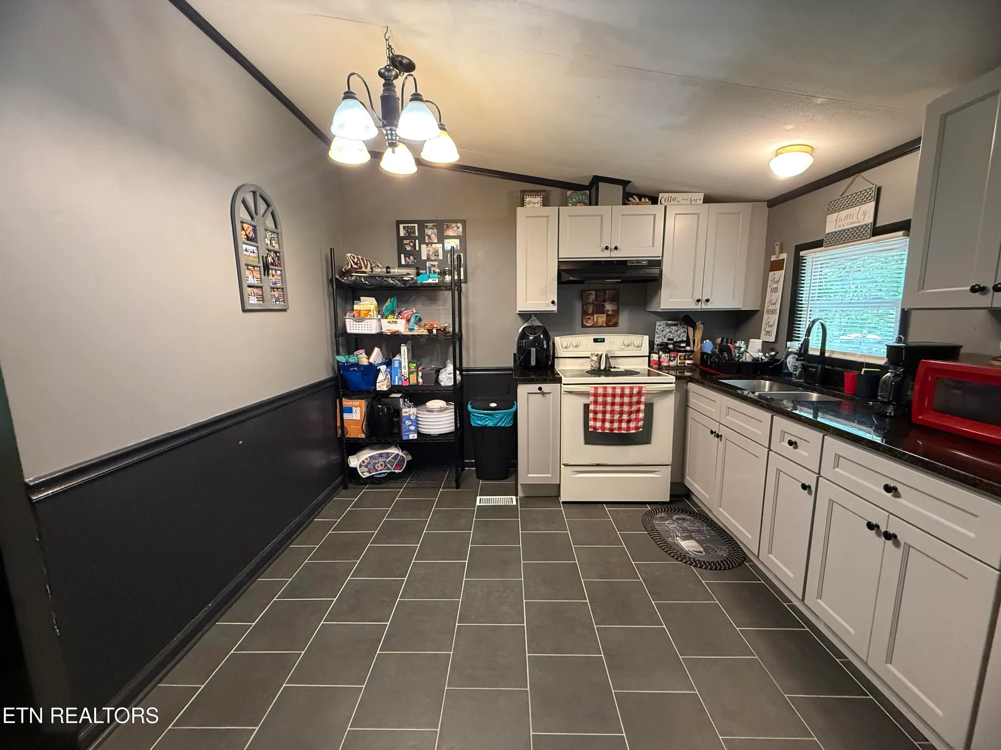 Property Slideshow image 9 of 27 | 247 dartmoor dr, Crossville, TN, 38558