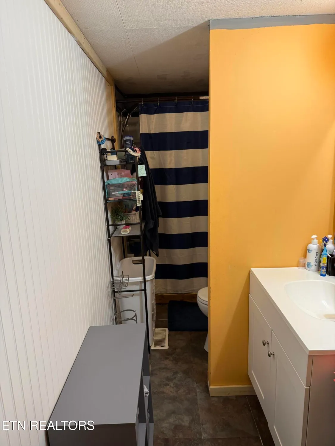 Property Slideshow image 16 of 27 | 247 dartmoor dr, Crossville, TN, 38558