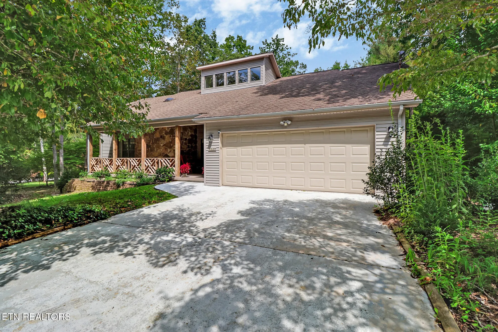 Property Slideshow image 1 of 62 | 124 trafalgar dr, Crossville, TN, 38558