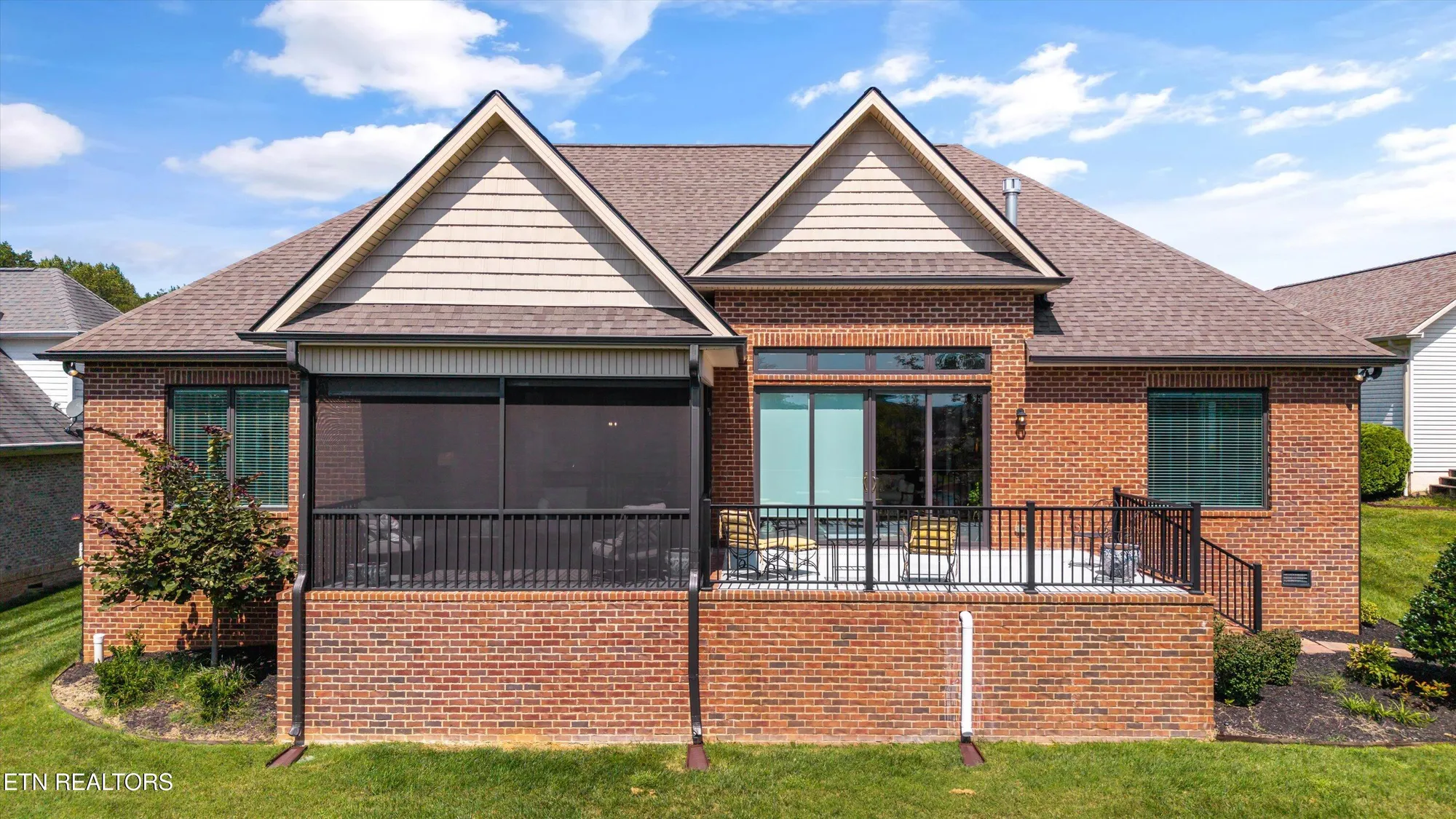 Property Slideshow image 33 of 54 | 302 coweta ct, Loudon, TN, 37774