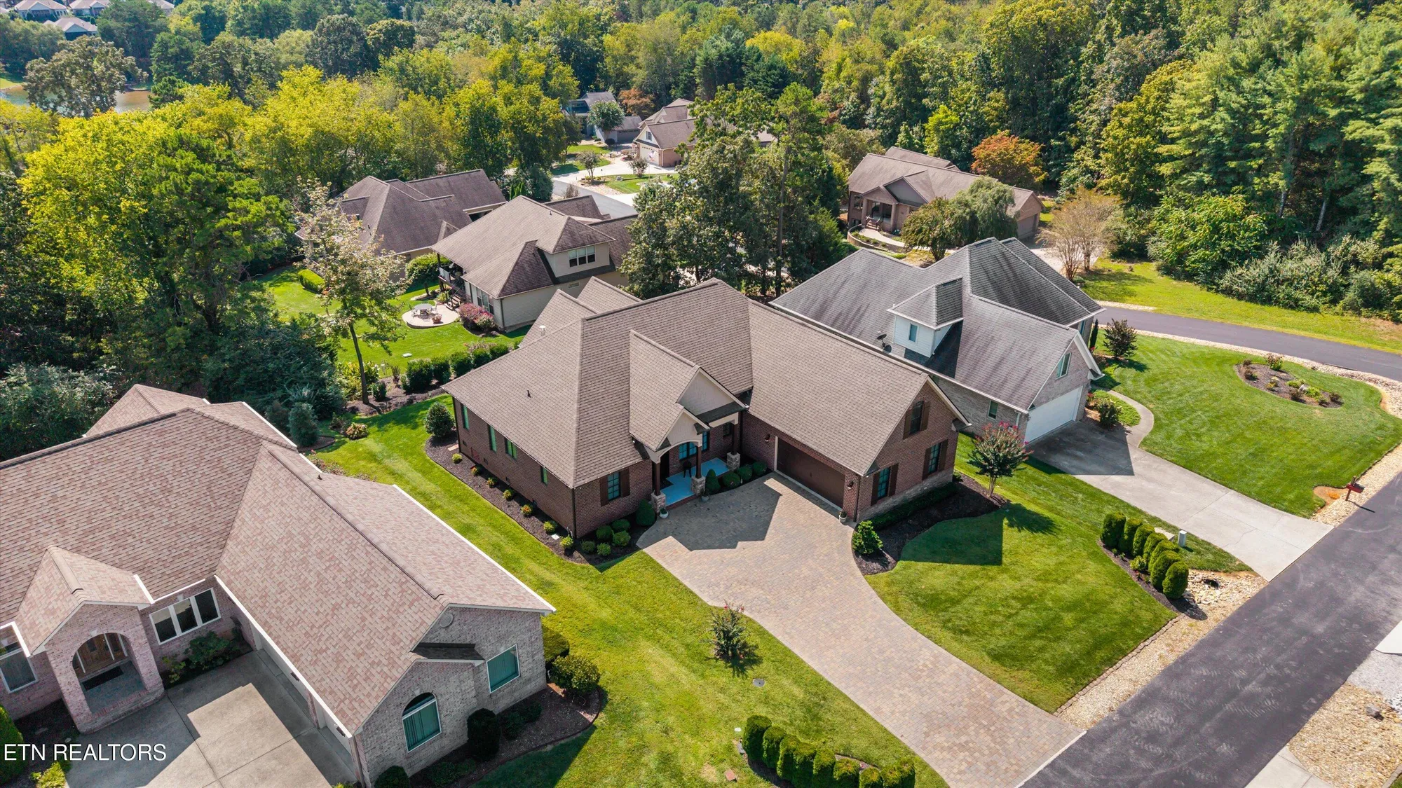 Property Slideshow image 36 of 54 | 302 coweta ct, Loudon, TN, 37774