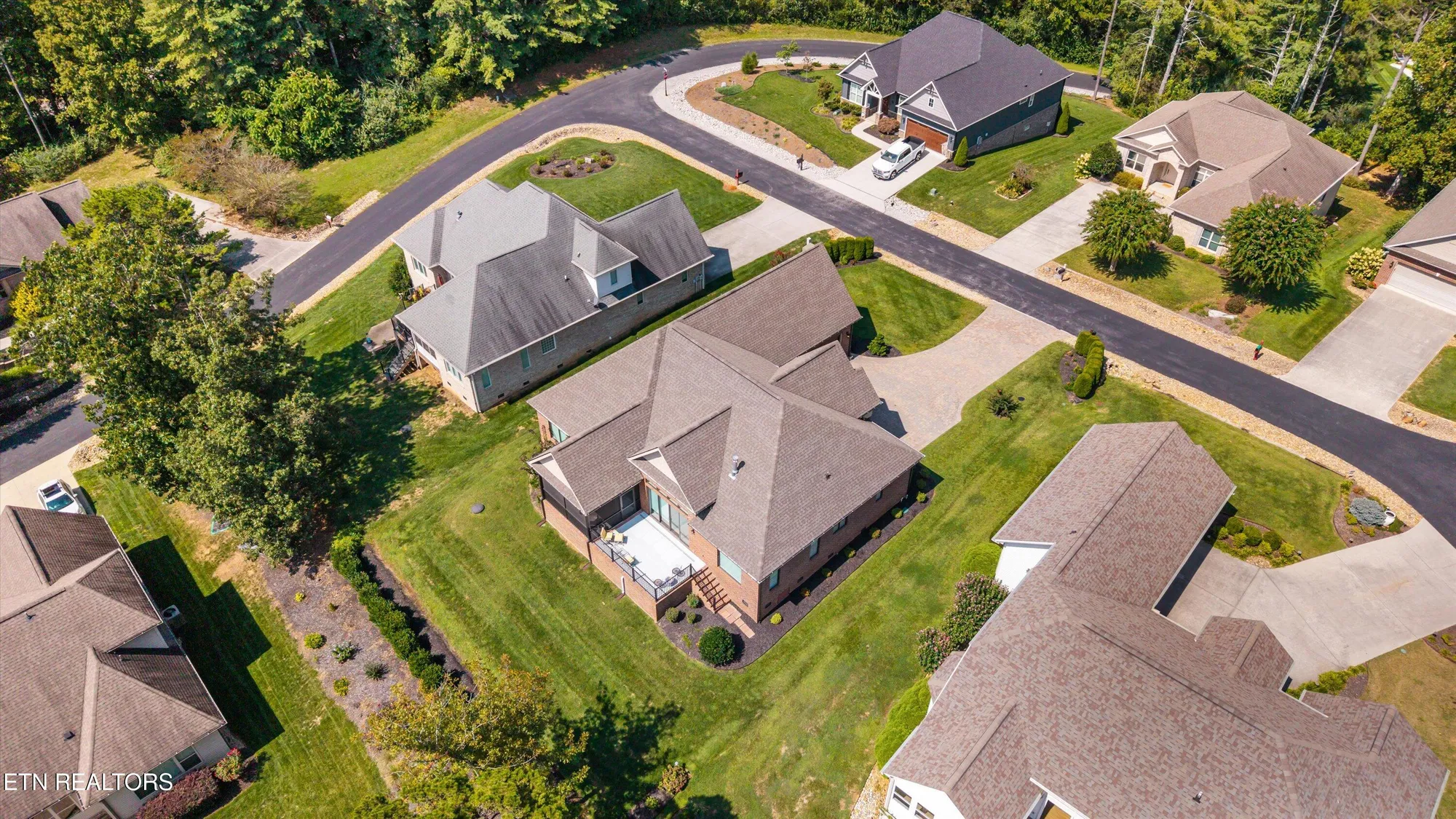 Property Slideshow image 37 of 54 | 302 coweta ct, Loudon, TN, 37774