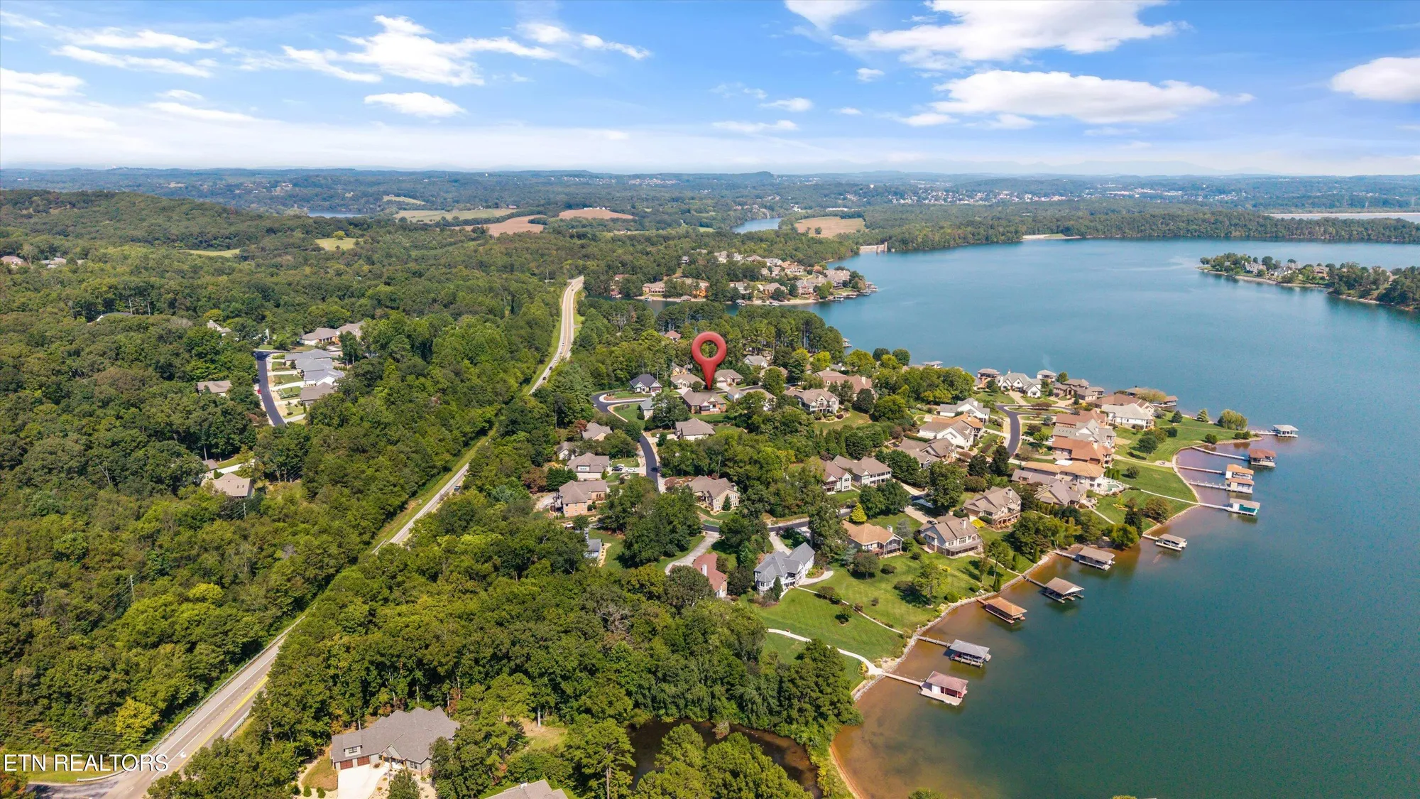 Property Slideshow image 39 of 54 | 302 coweta ct, Loudon, TN, 37774